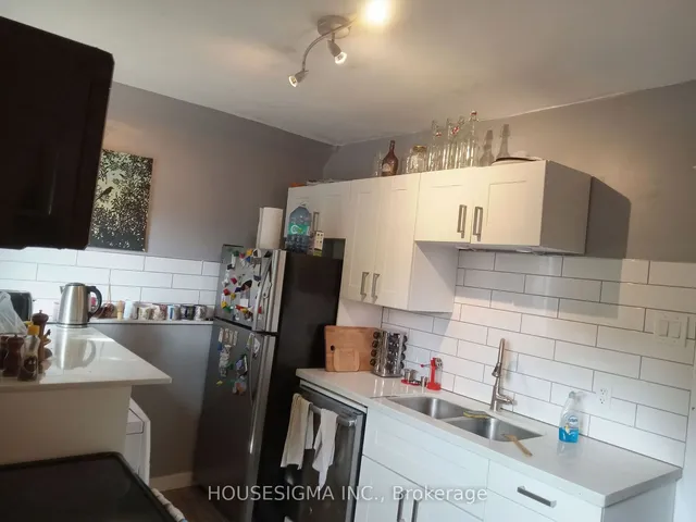 Additional property image - 256 Woodbine Ave