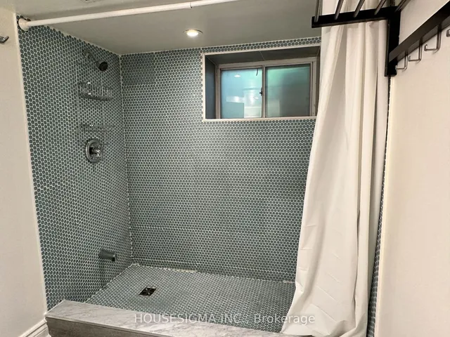 Additional property image - 256 Woodbine Ave