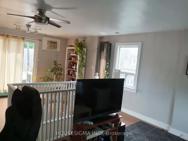 Additional property image - 256 Woodbine Ave