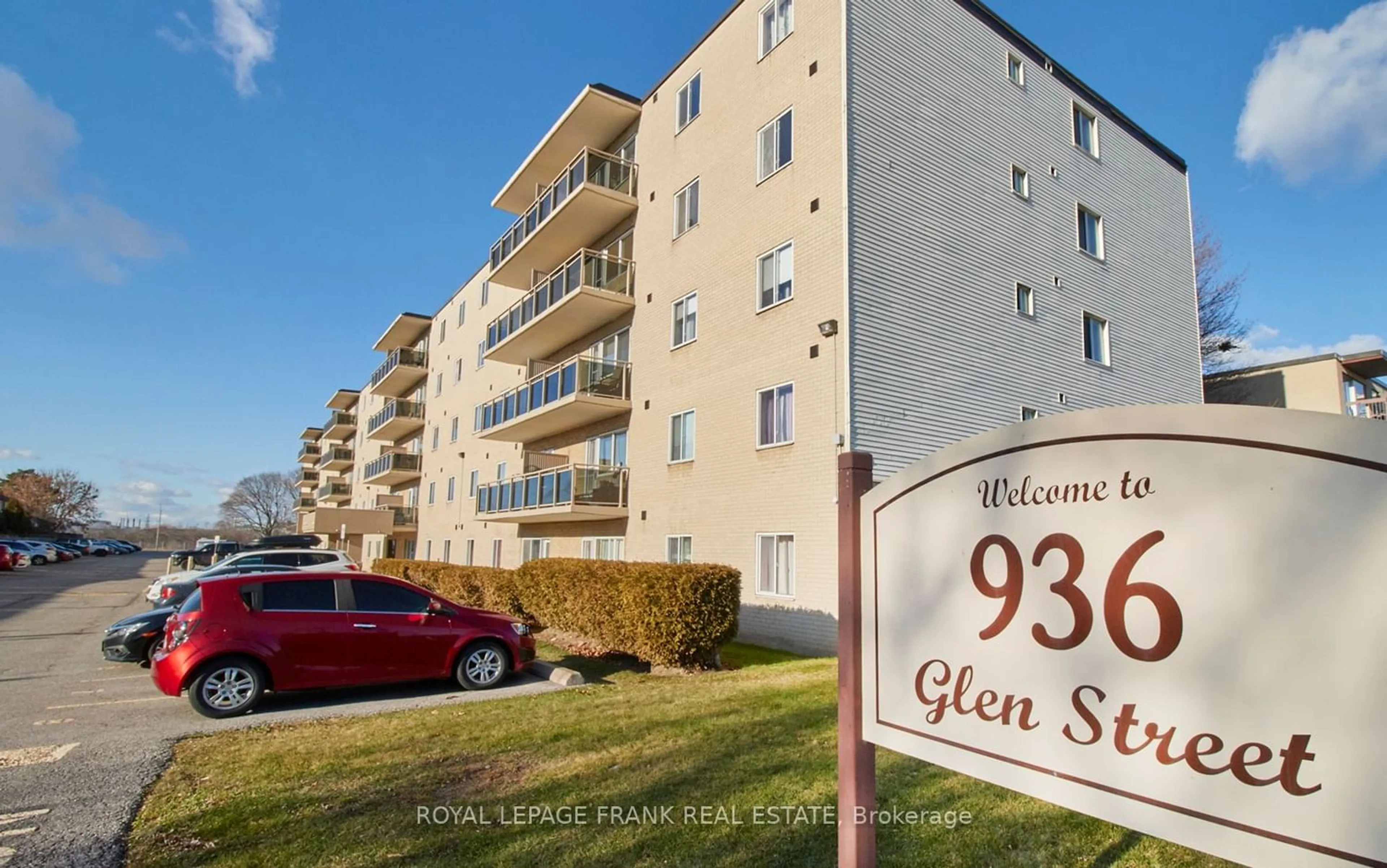 A pic from exterior of the house or condo for 936 Glen St #411, Oshawa Ontario L1J 5Z7