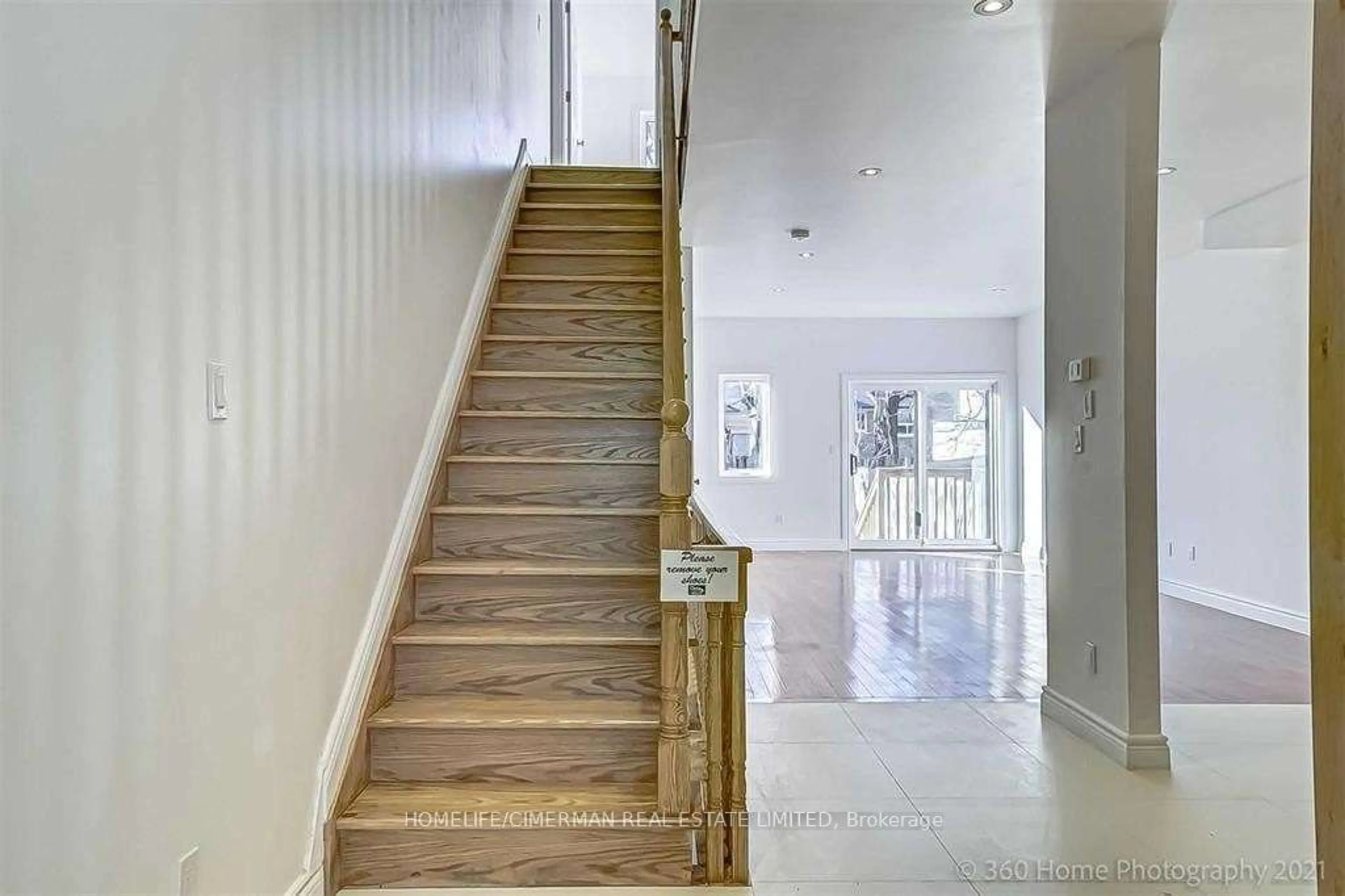Stairs for 434B Midland Ave, Toronto Ontario M1N 4A5