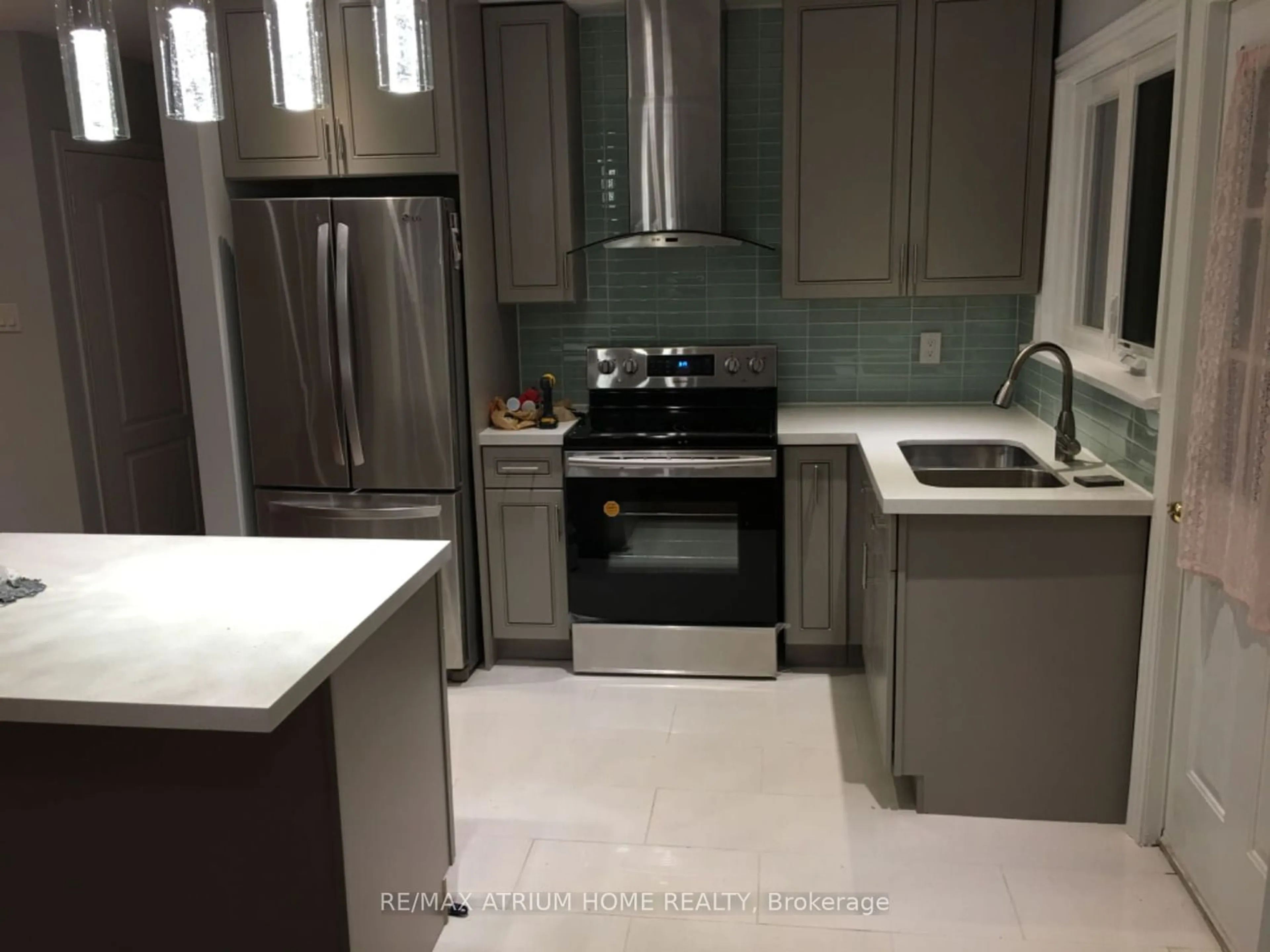 Kitchen for 2629 Kennedy Rd, Toronto Ontario M1T 3H5