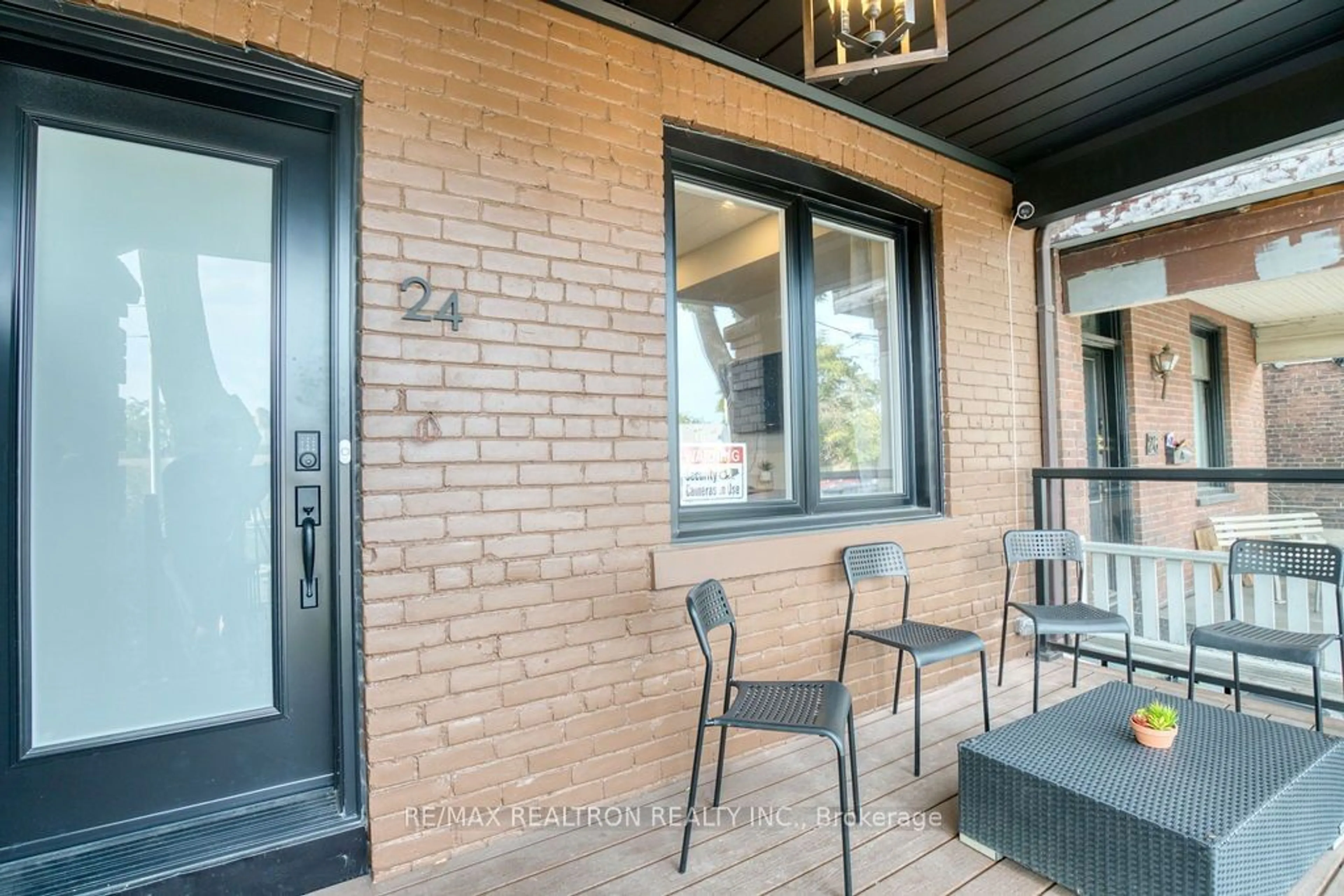 Patio for 24 Erindale Ave, Toronto Ontario M4K 1R9