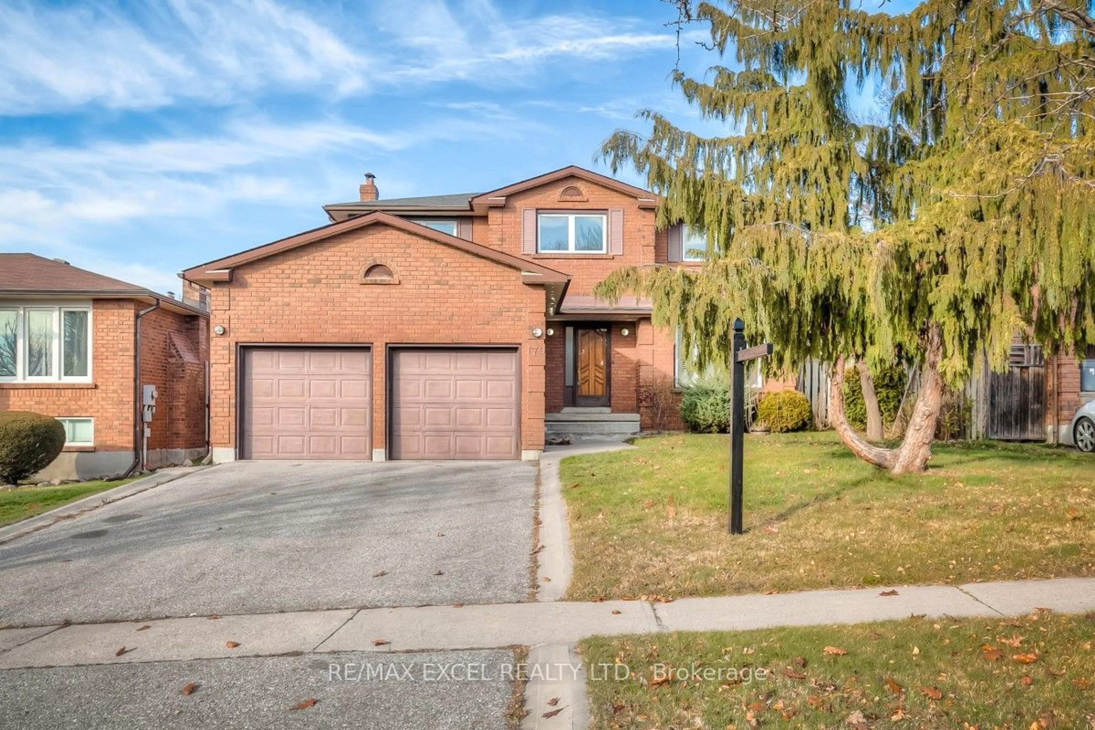 Frontside or backside of a home for 170 Amber Ave, Oshawa Ontario L1J 7V5