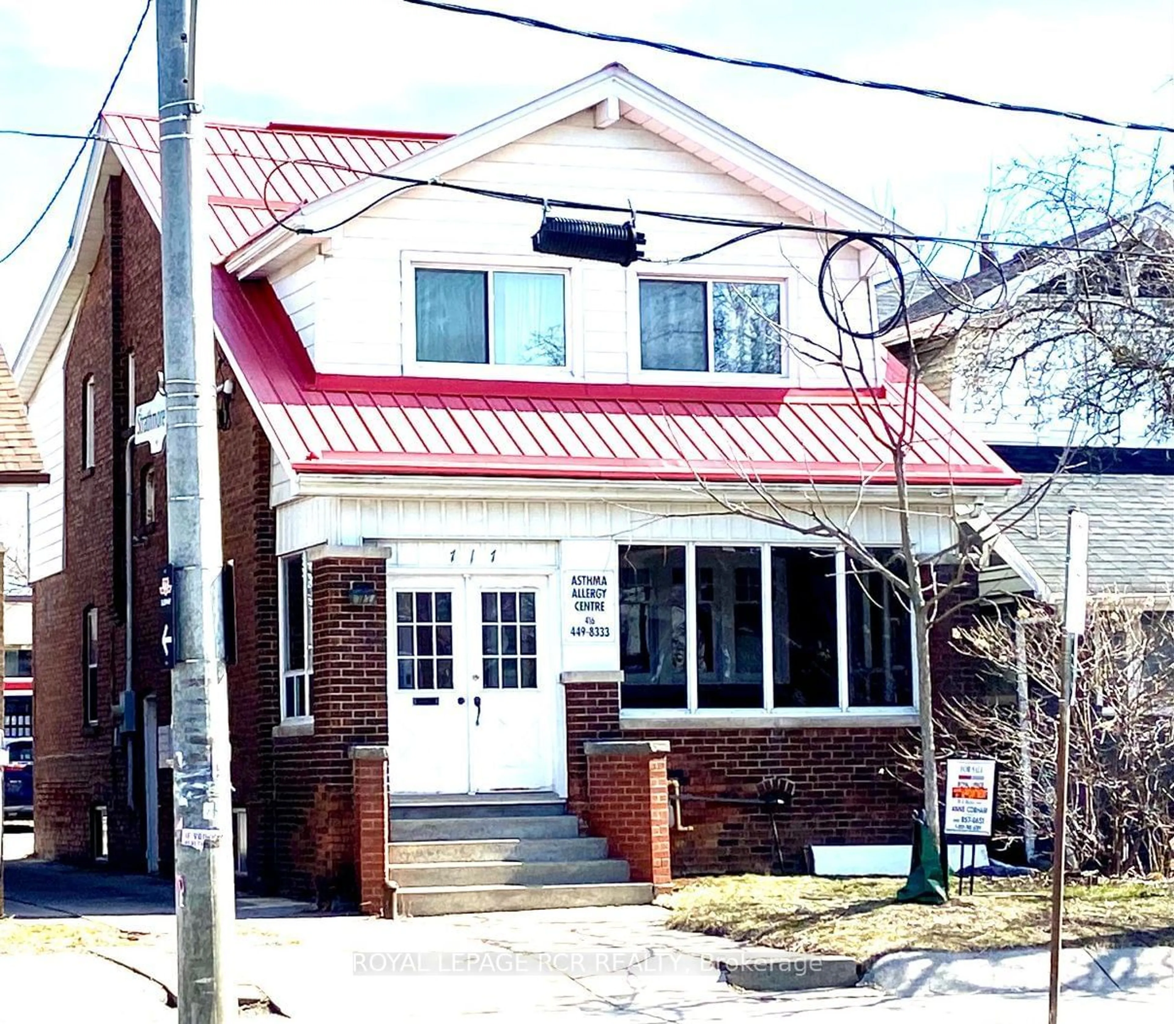 Outside view for 717 Coxwell Ave, Toronto Ontario M4C 3C1