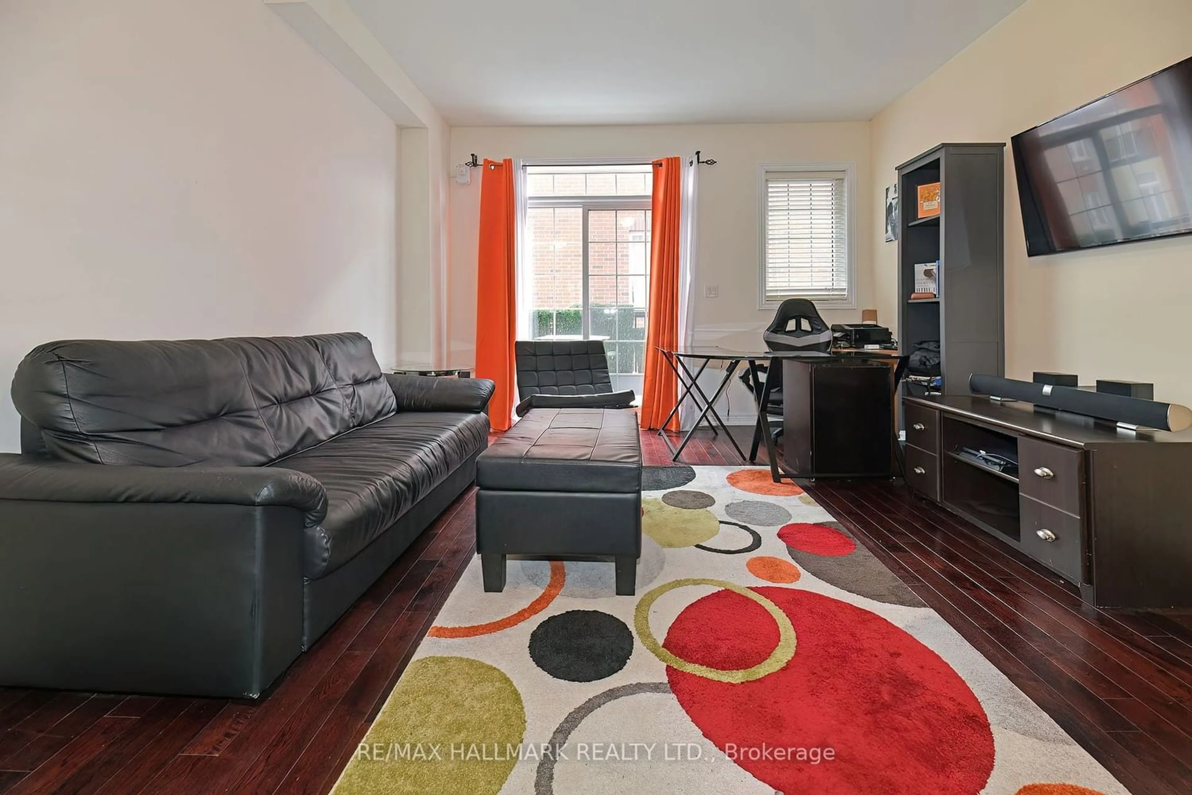 Living room for 3767A St Clair Ave, Toronto Ontario M1M 0C8