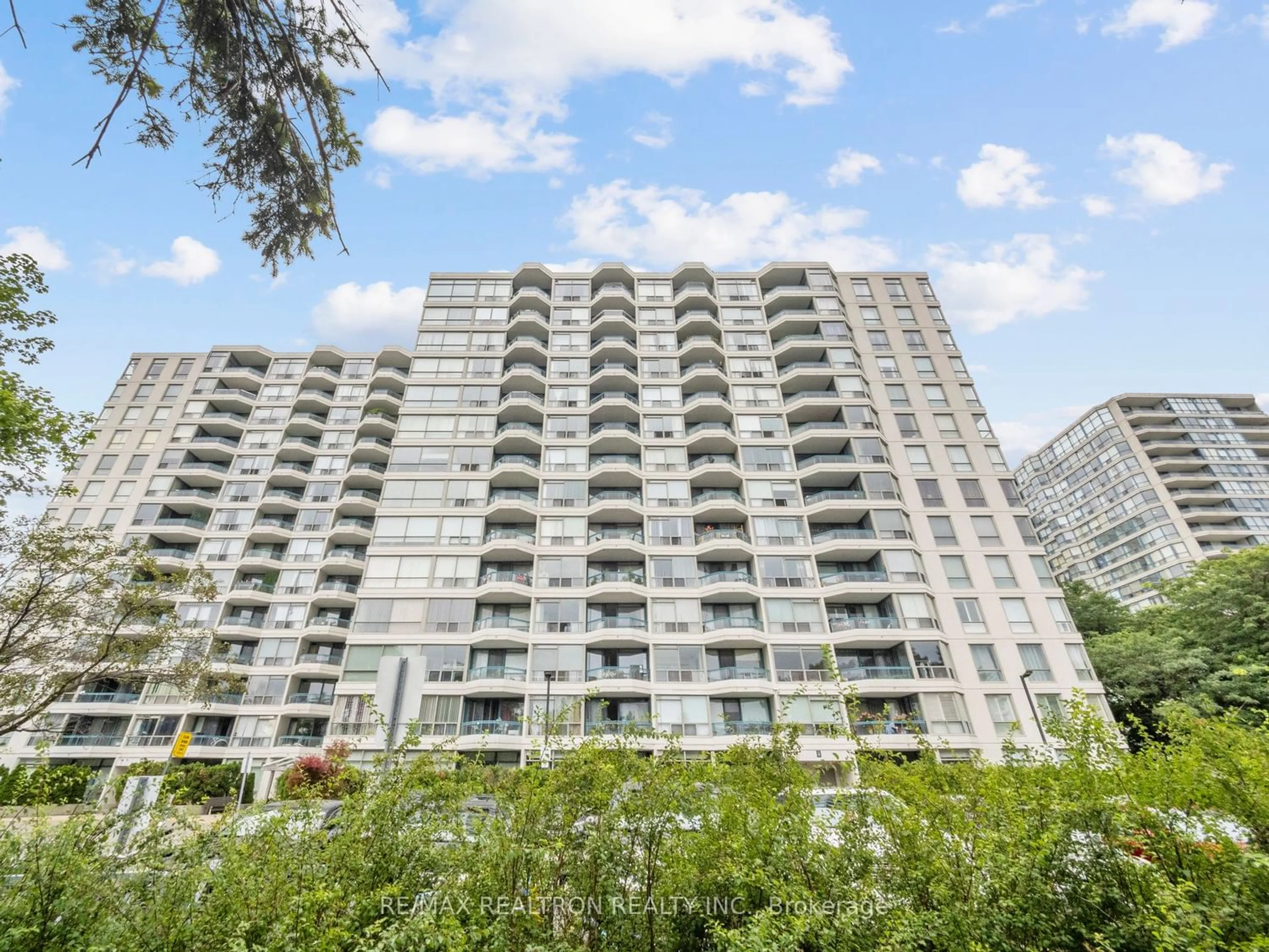 A pic from exterior of the house or condo for 4727 Sheppard Ave #1007, Toronto Ontario M1S 5B3
