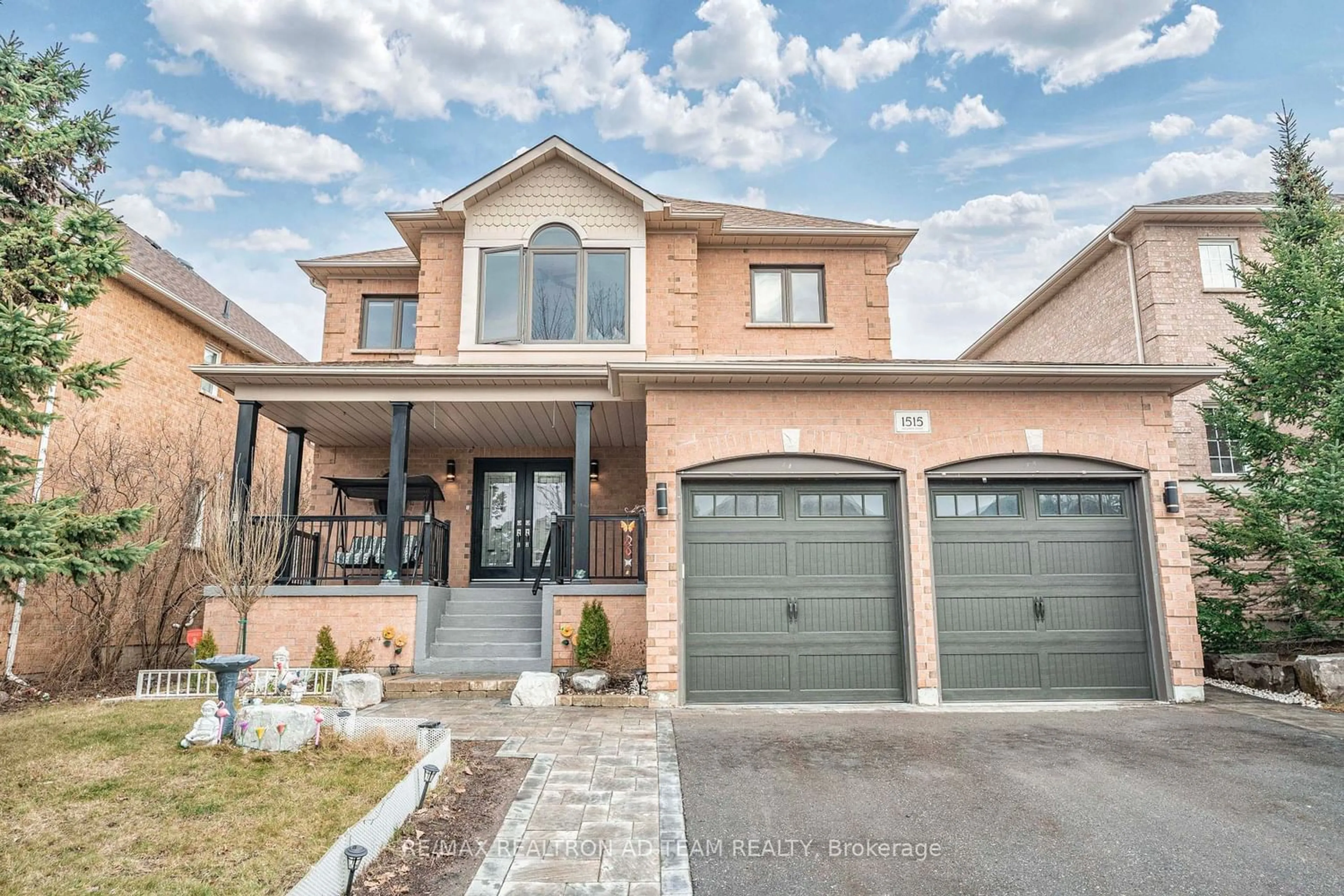 Home with brick exterior material for 1515 Clearbrook Dr, Oshawa Ontario L1K 2S3