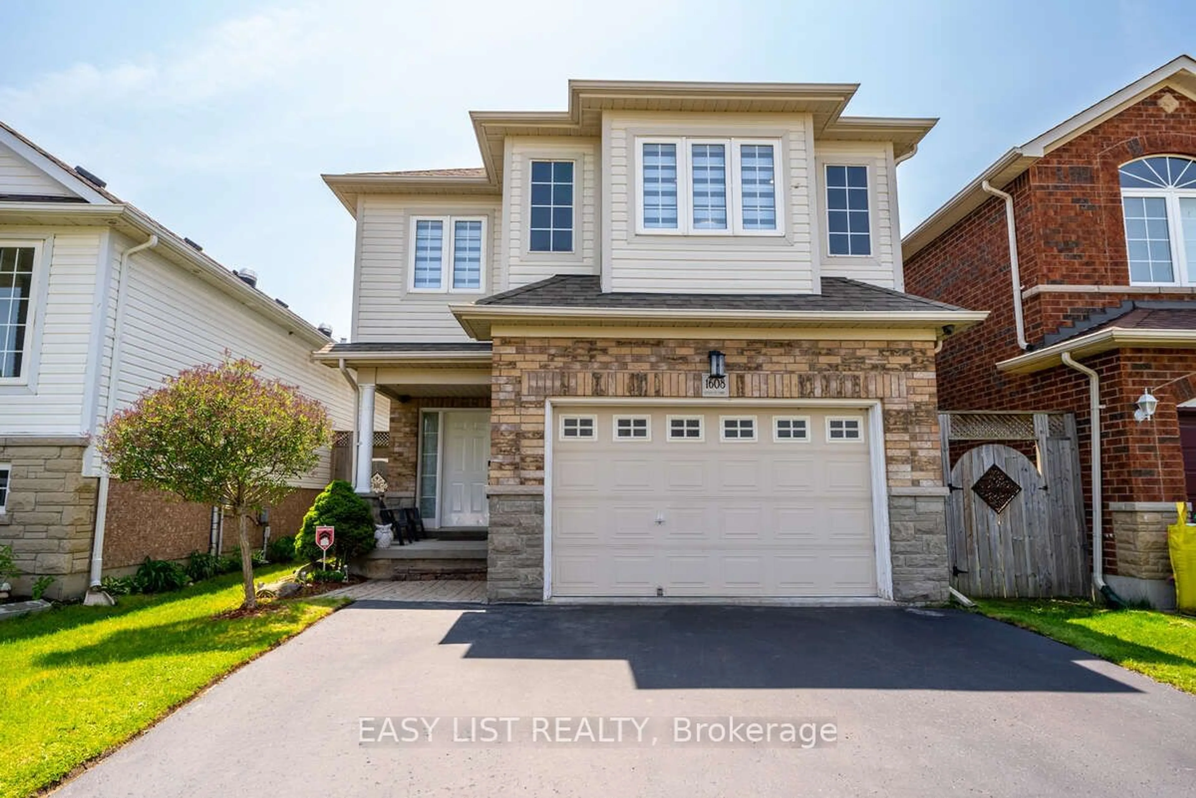 A pic from exterior of the house or condo for 1608 Whitestone Dr, Oshawa Ontario L1K 2R9