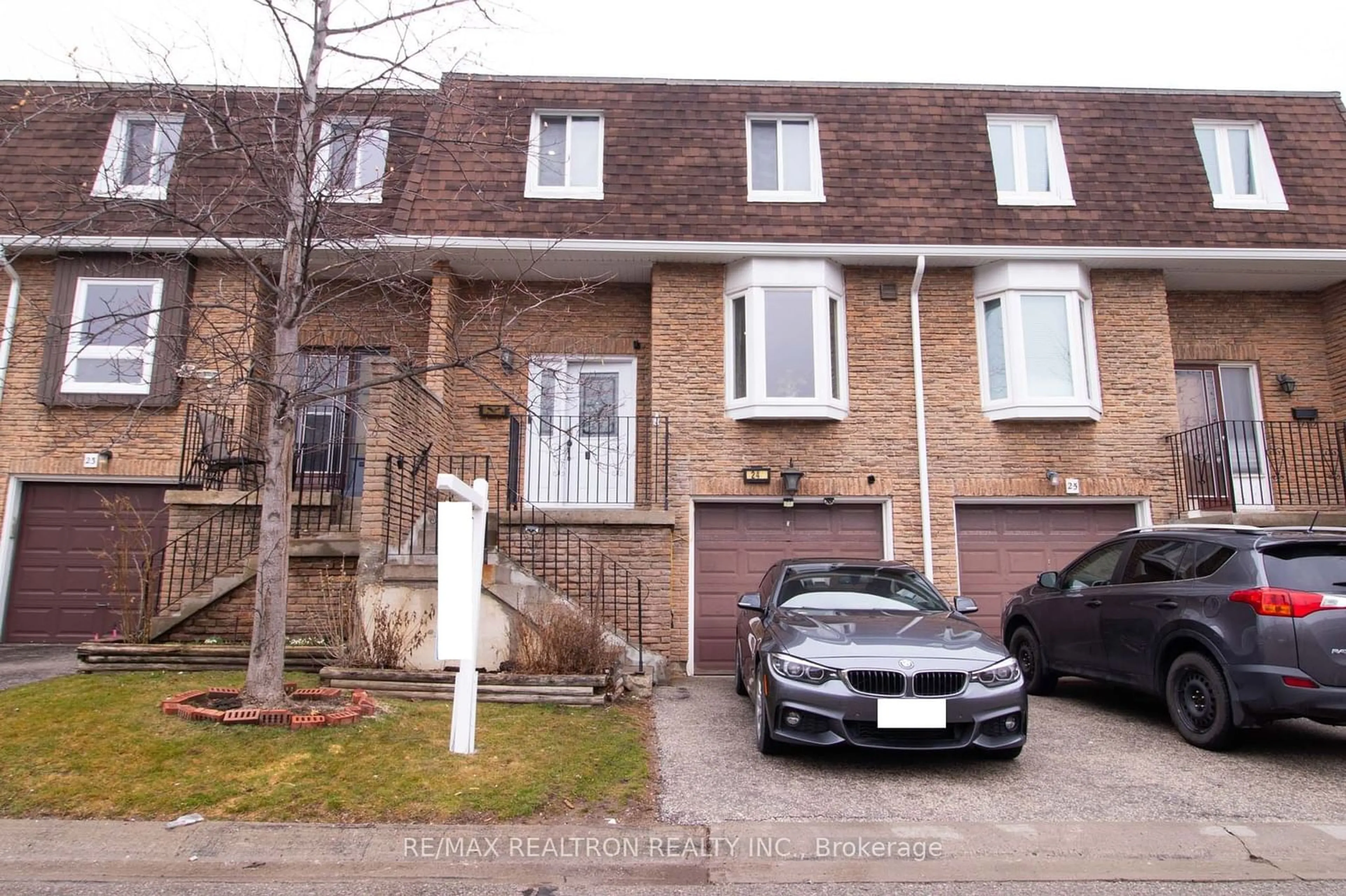 A pic from exterior of the house or condo for 50 Dundalk Dr #24, Toronto Ontario M1P 4T7