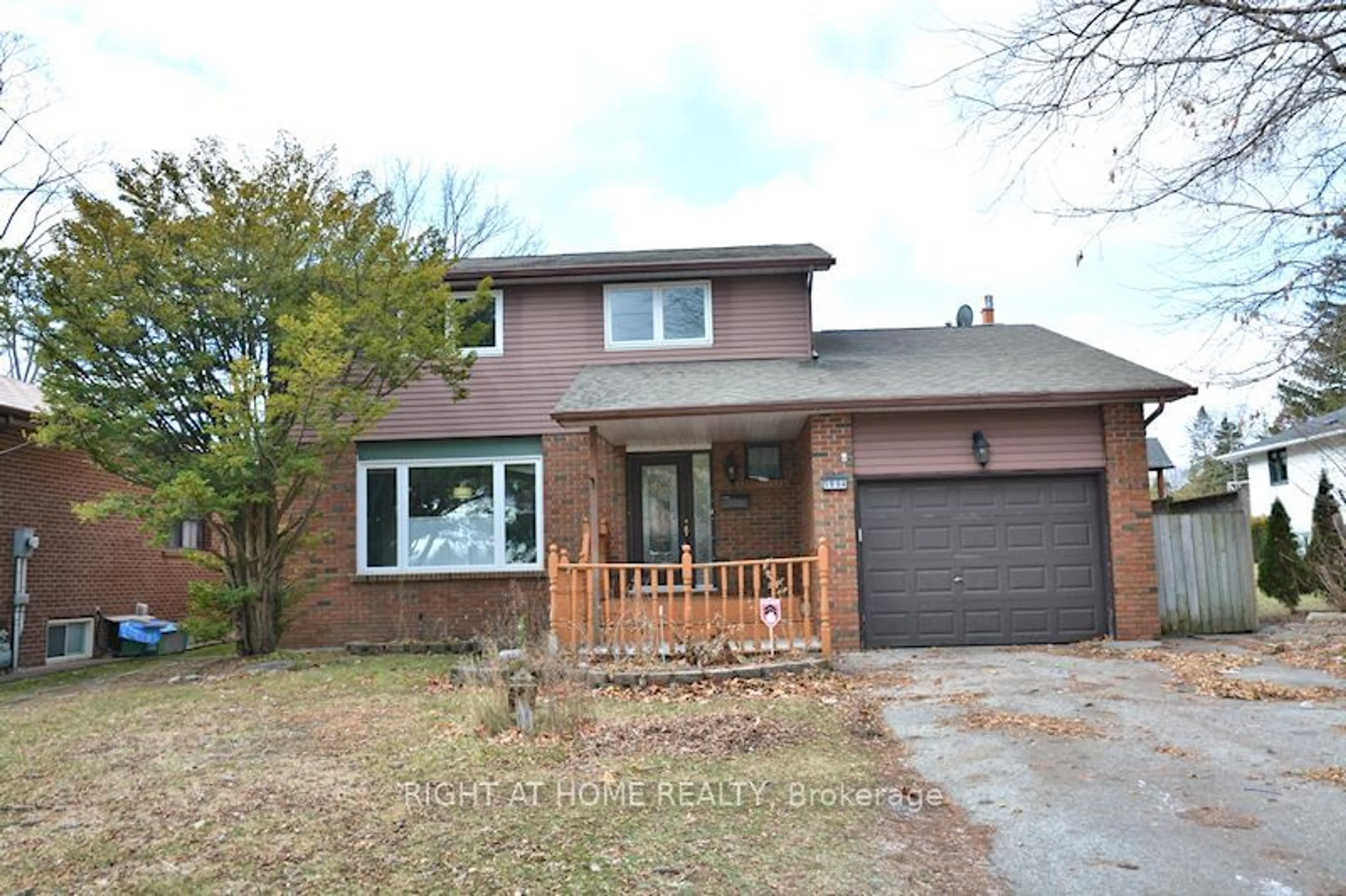 Frontside or backside of a home for 1994 Fairport Rd, Pickering Ontario L1V 1T6