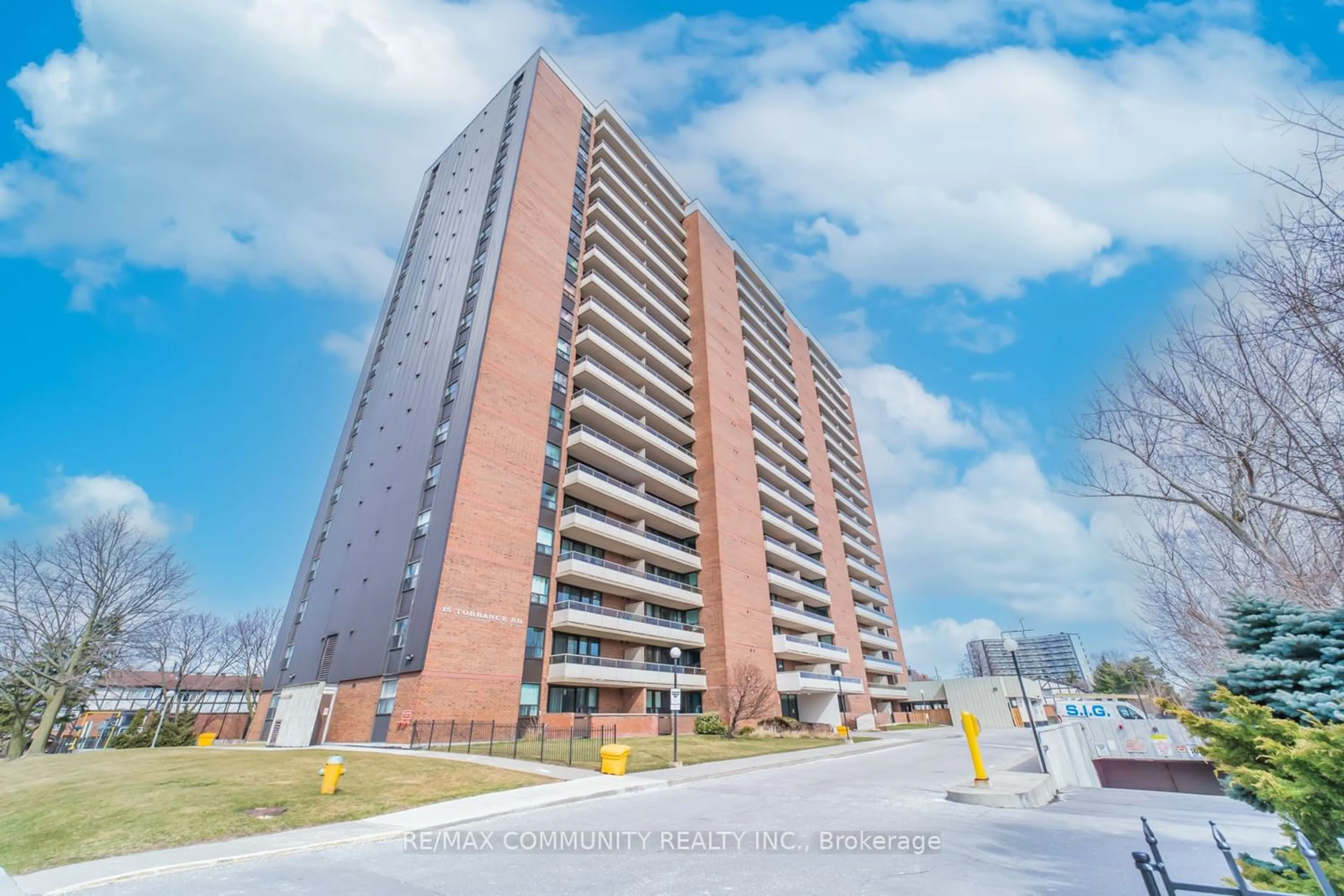 A pic from exterior of the house or condo for 15 Torrance Rd #701, Toronto Ontario M1J 3K2