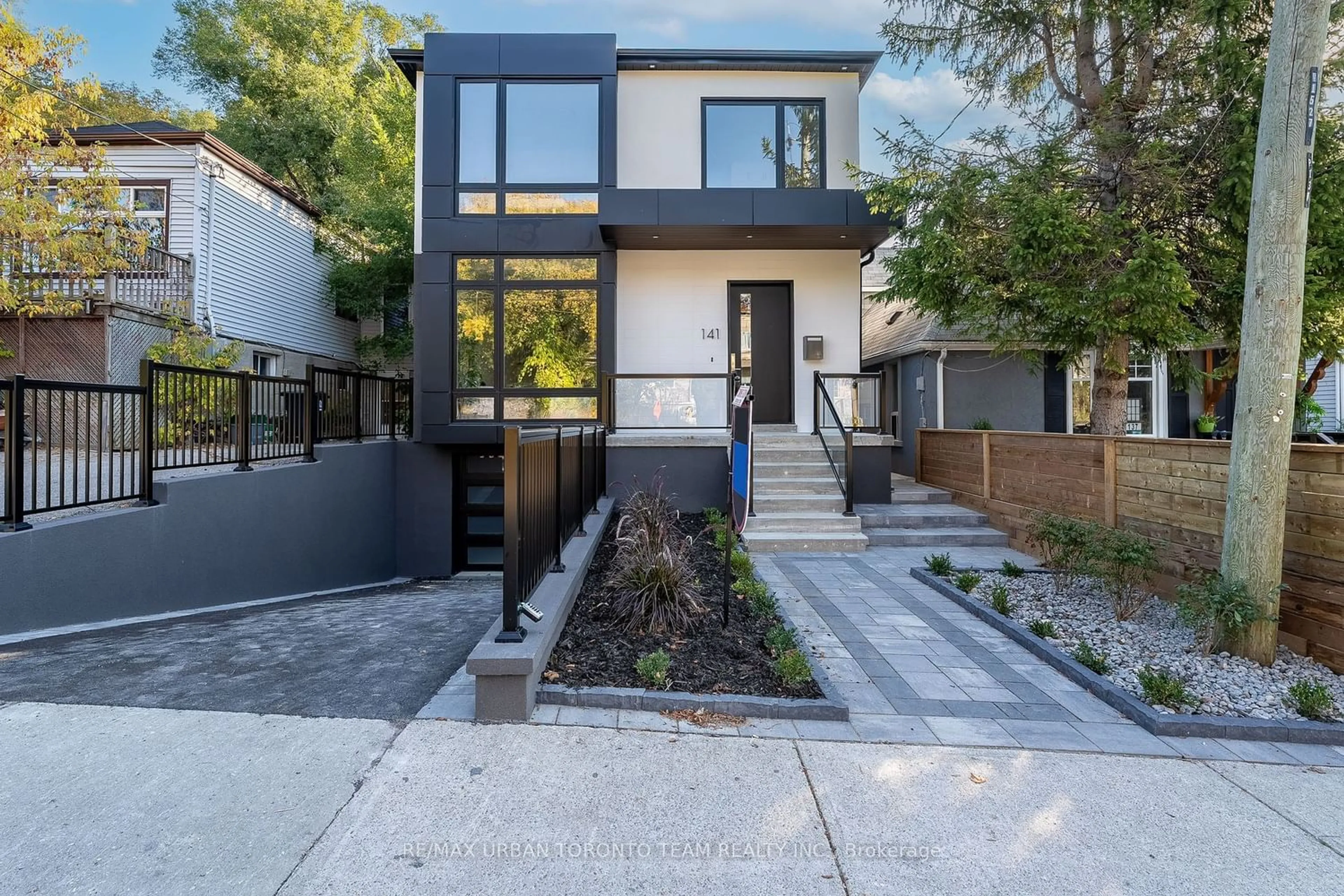 Frontside or backside of a home for 141 Kalmar Ave, Toronto Ontario M1N 3G6