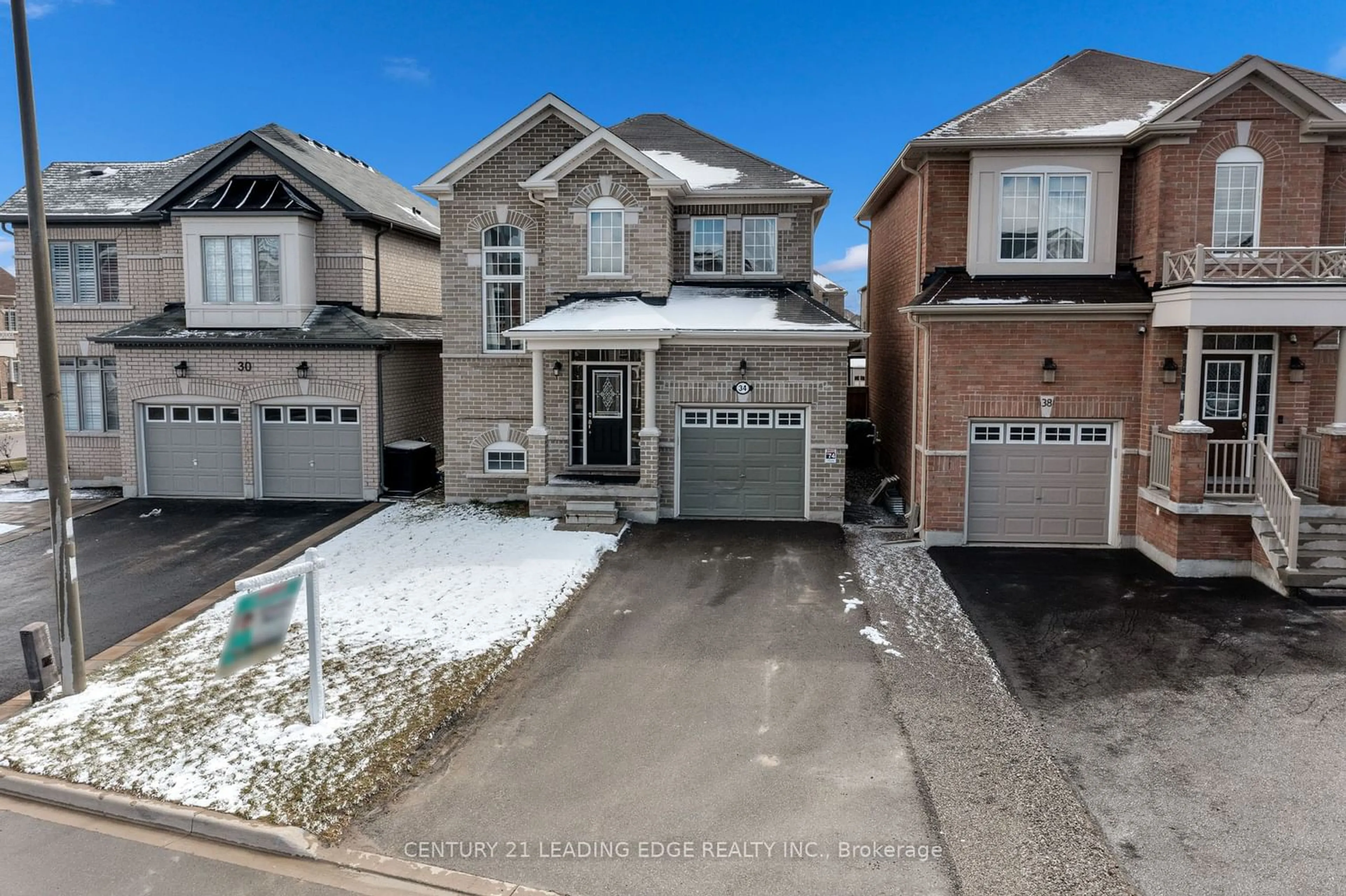 Frontside or backside of a home for 34 Noden Cres, Clarington Ontario L1B 0L2