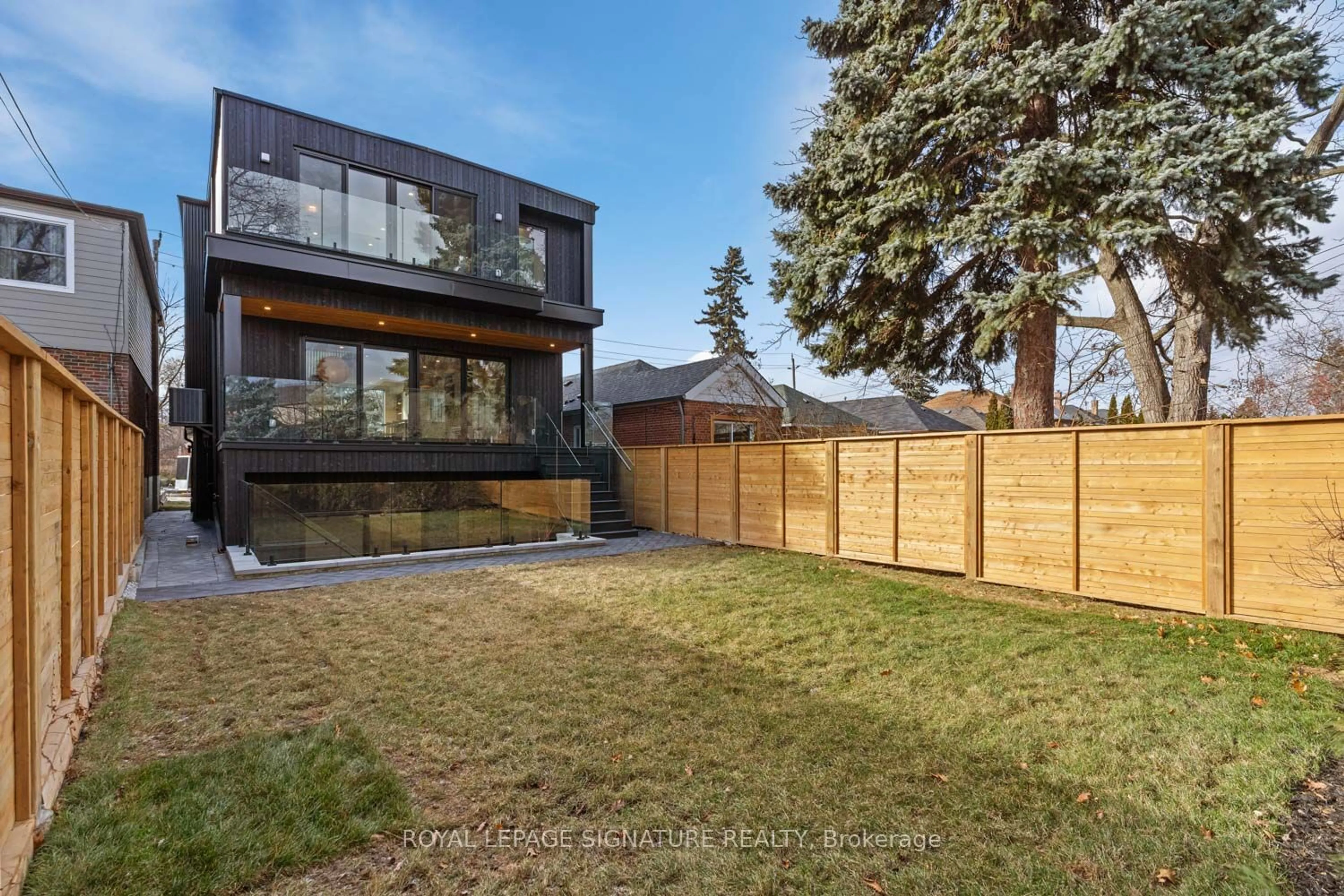 Fenced yard for 263 Blantyre Ave, Toronto Ontario M1N 2S2