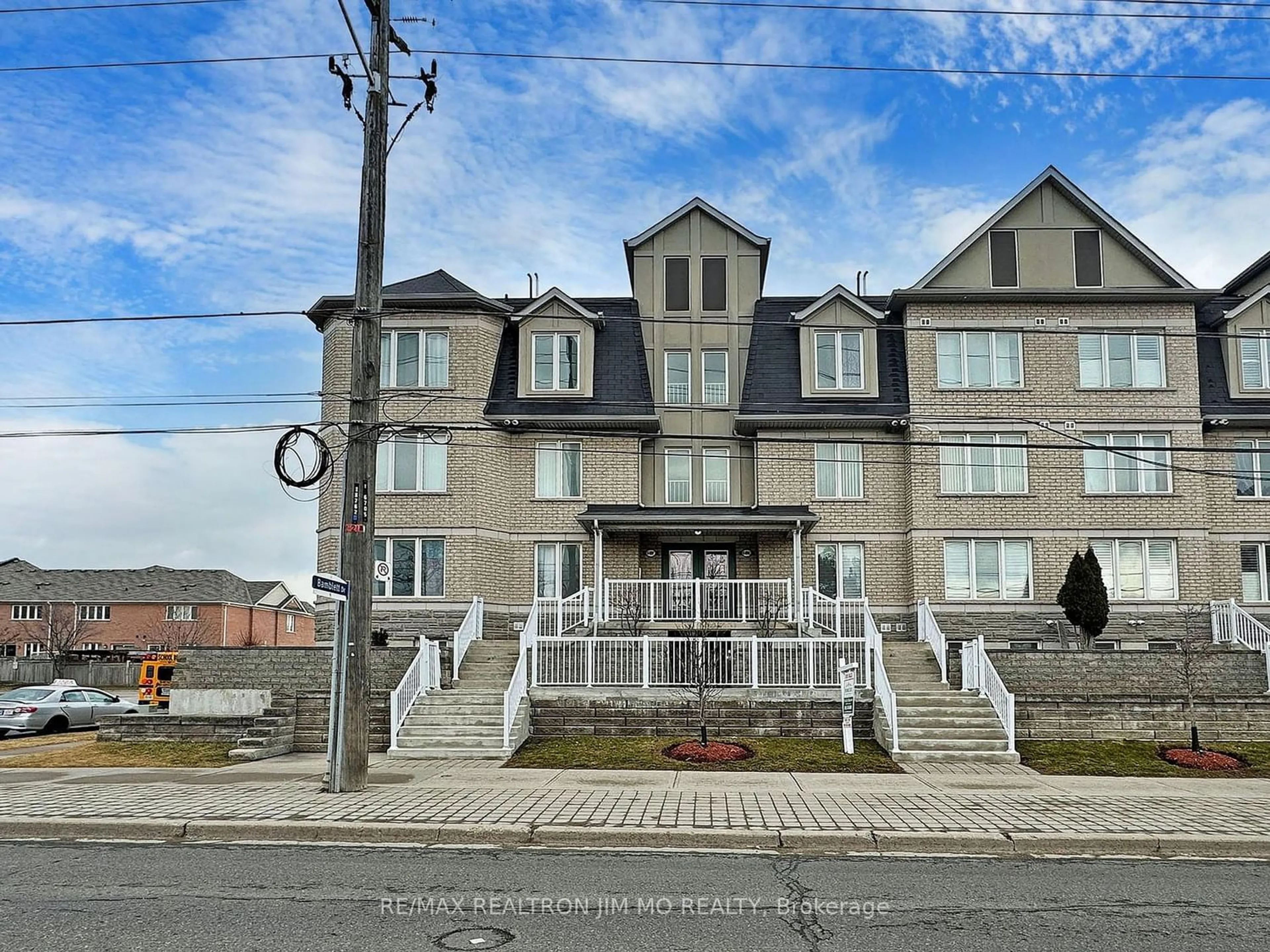 A pic from exterior of the house or condo for 649E Warden Ave #27, Toronto Ontario M1L 0E7