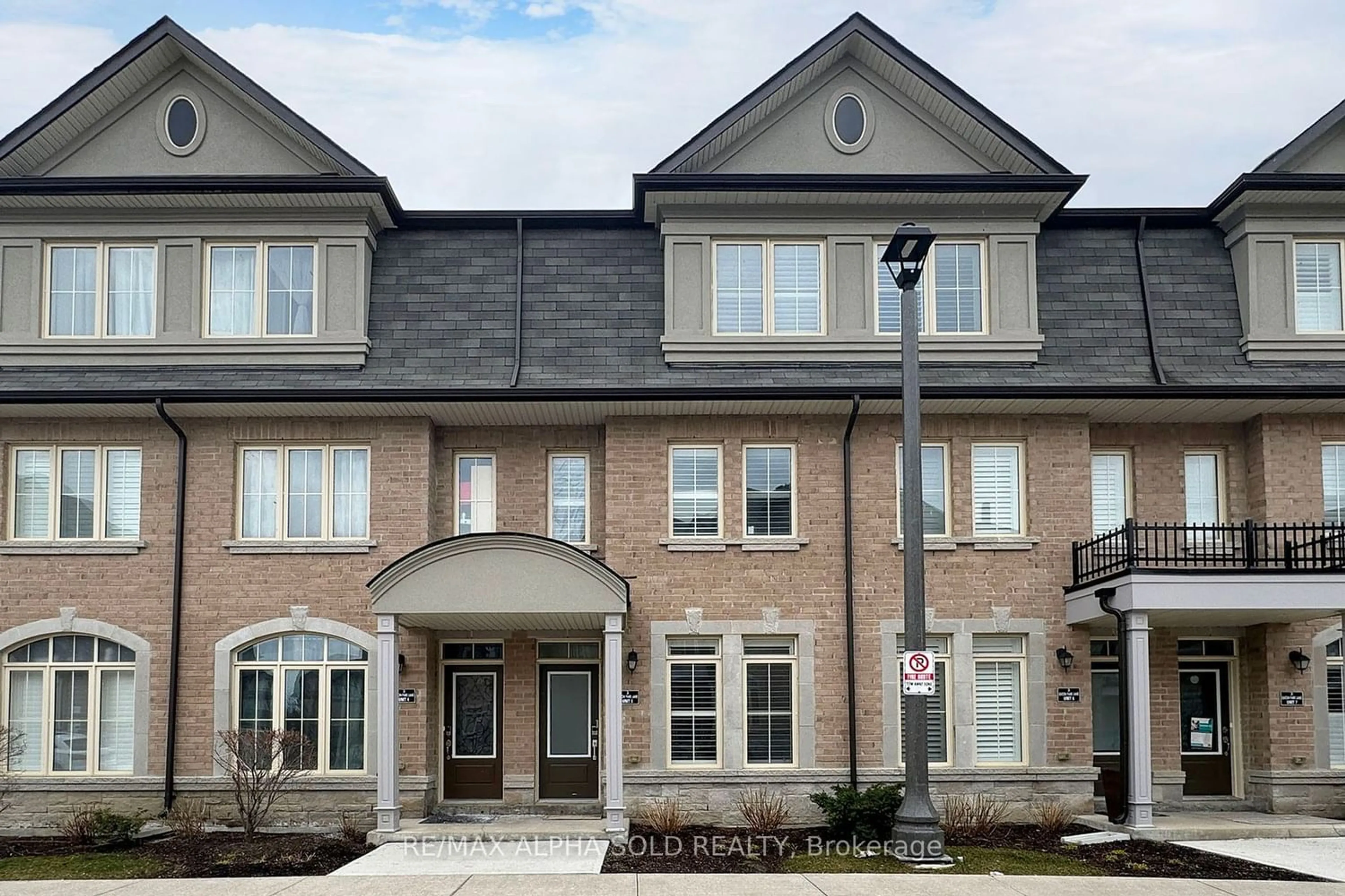 Home with brick exterior material for 3 Eaton Park Lane #5, Toronto Ontario M1W 0A5