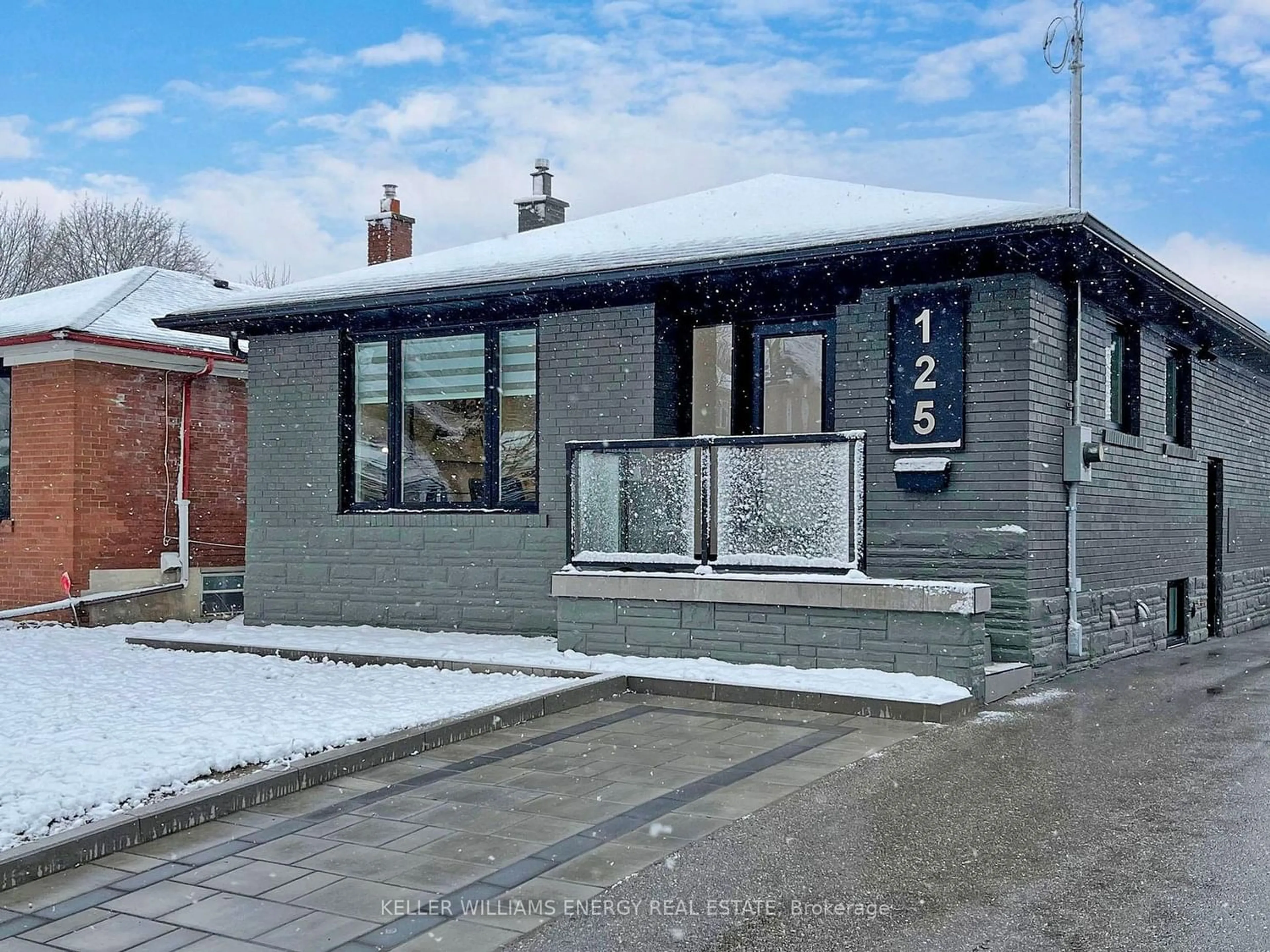 Home with unknown exterior material for 125 Pandora Circ, Toronto Ontario M1H 1V8