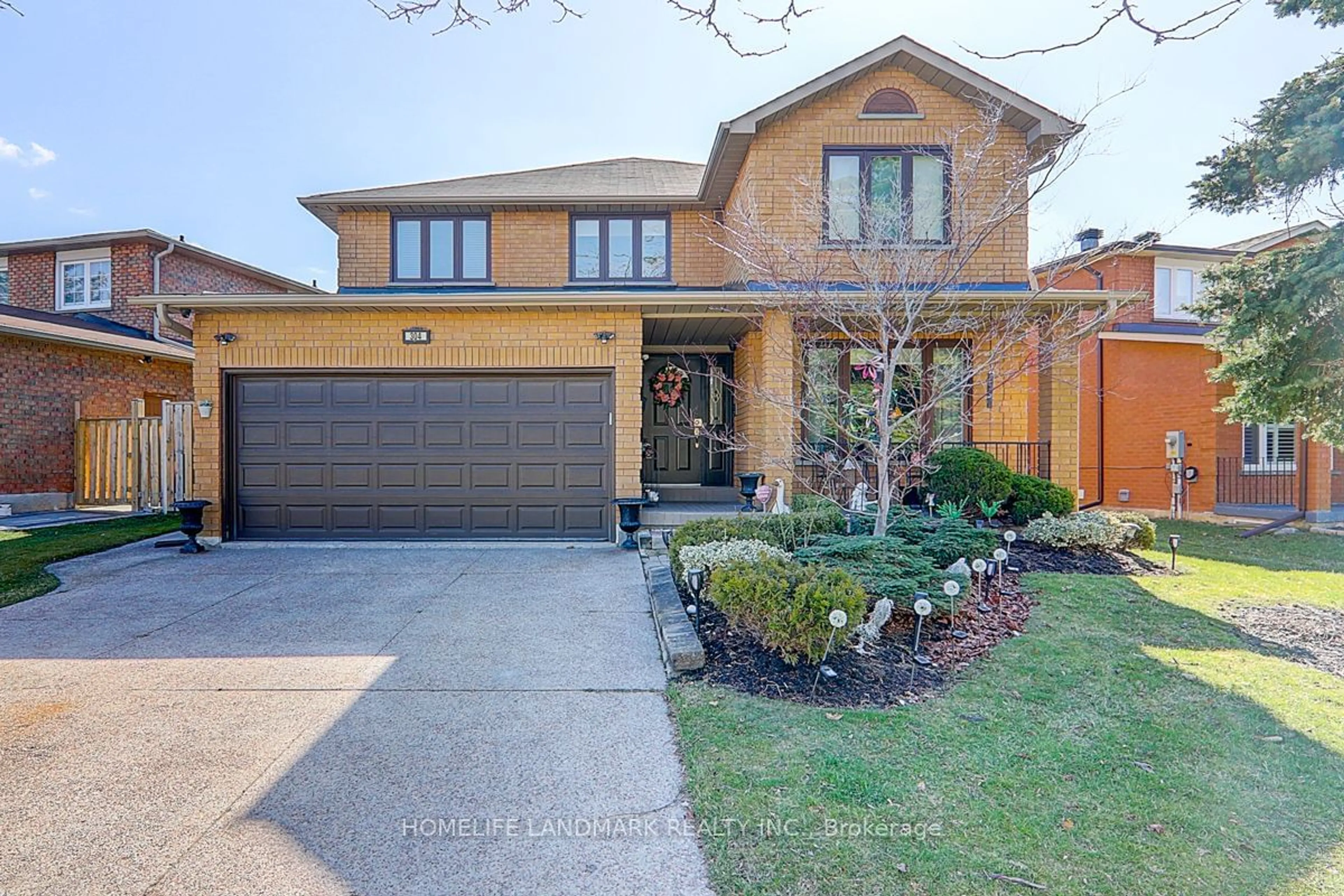 Home with brick exterior material for 304 Goldhawk Tr, Toronto Ontario M1V 4H2