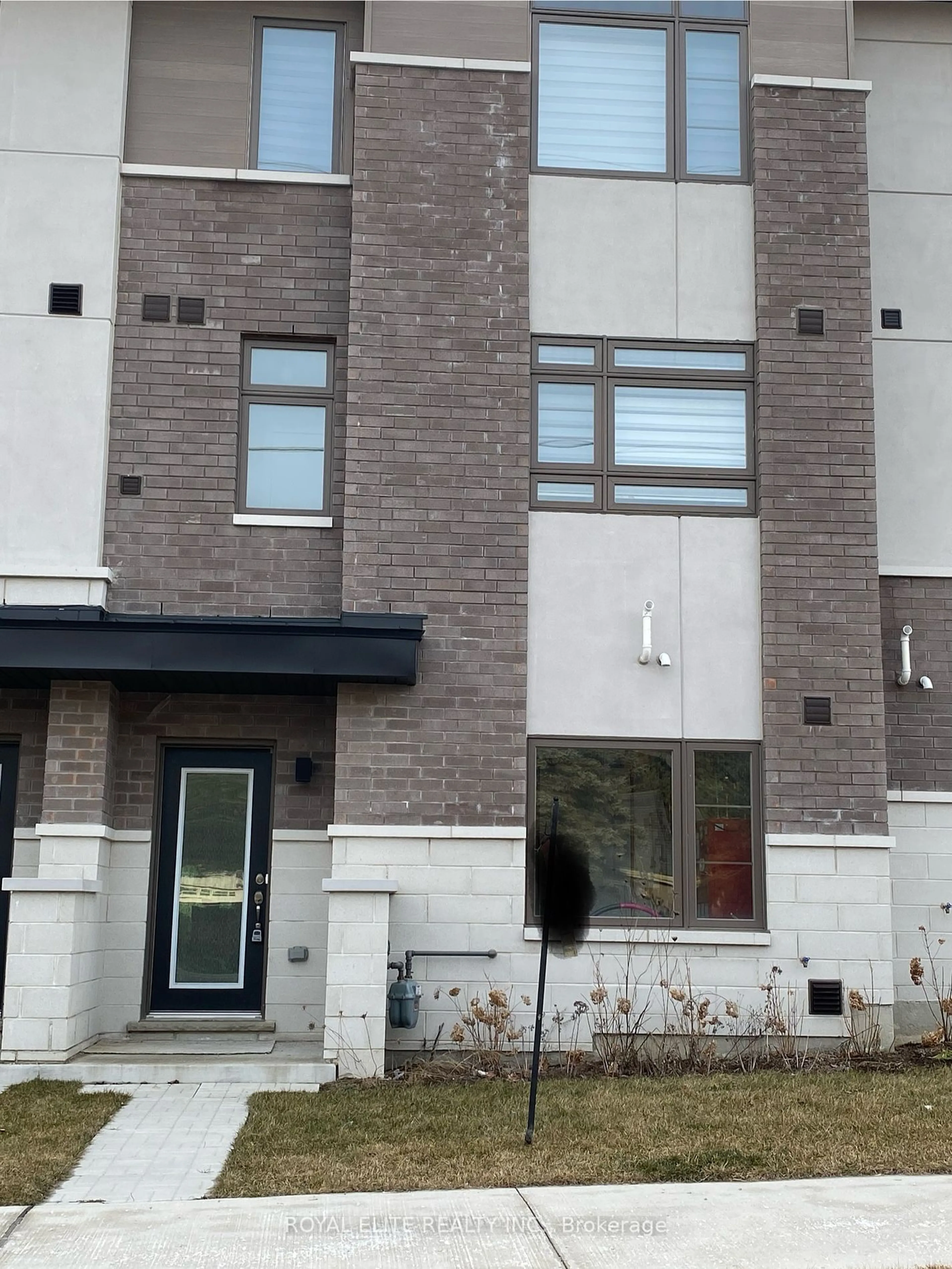 A pic from exterior of the house or condo for 250 Finch Ave #102, Pickering Ontario L1V 0G6