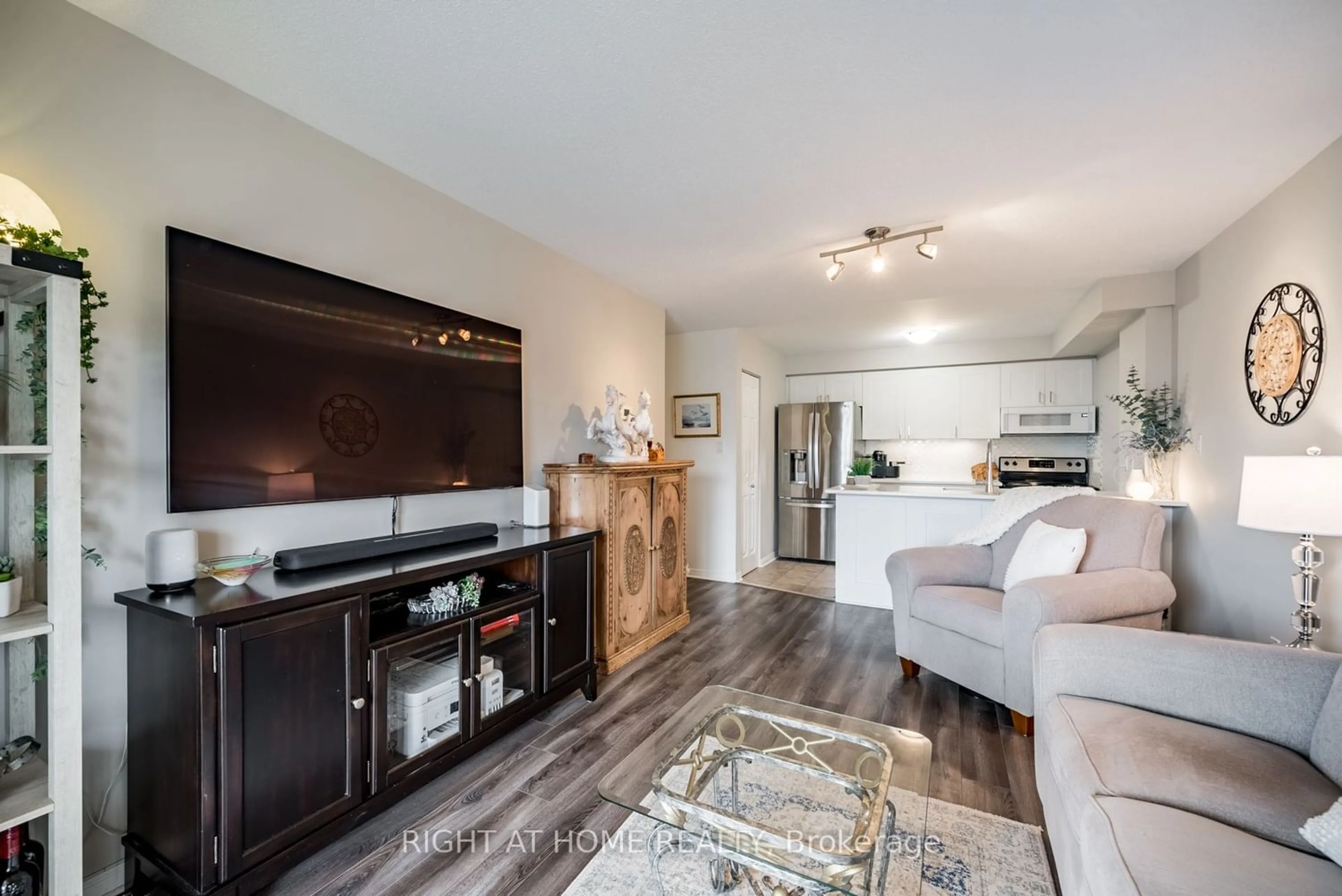 Living room for 55 Shipway Ave #310, Clarington Ontario L1B 0B6