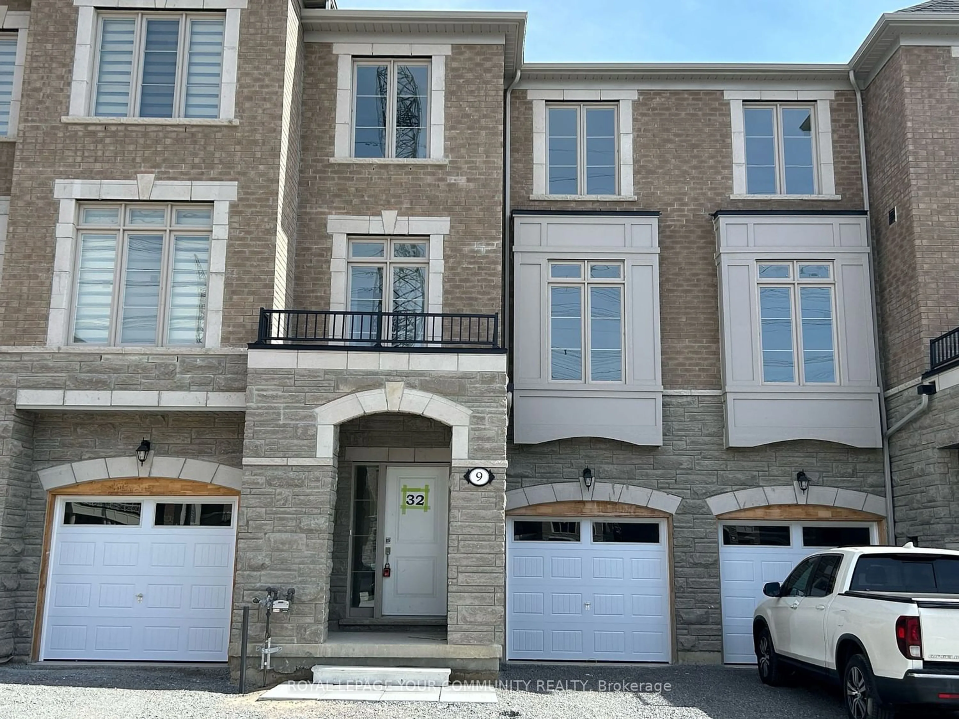 A pic from exterior of the house or condo for 9 Coote Crt, Ajax Ontario L1T 0P5