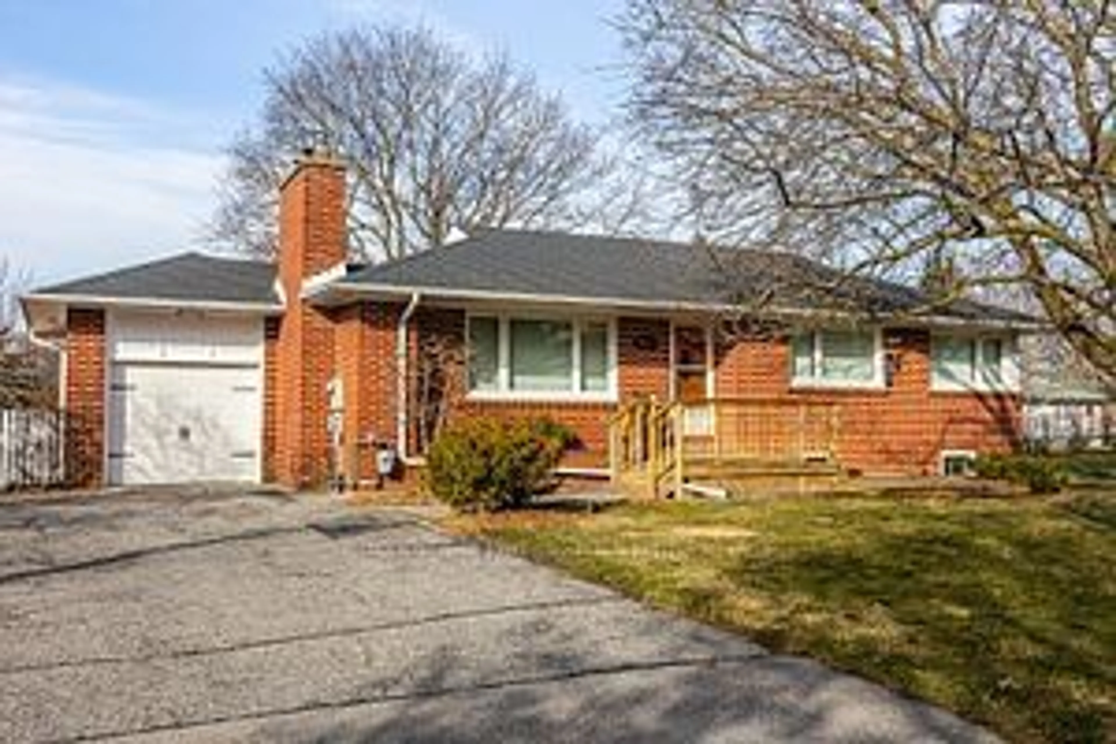 Frontside or backside of a home for 5102 Wixson St, Pickering Ontario L1Y 1B6