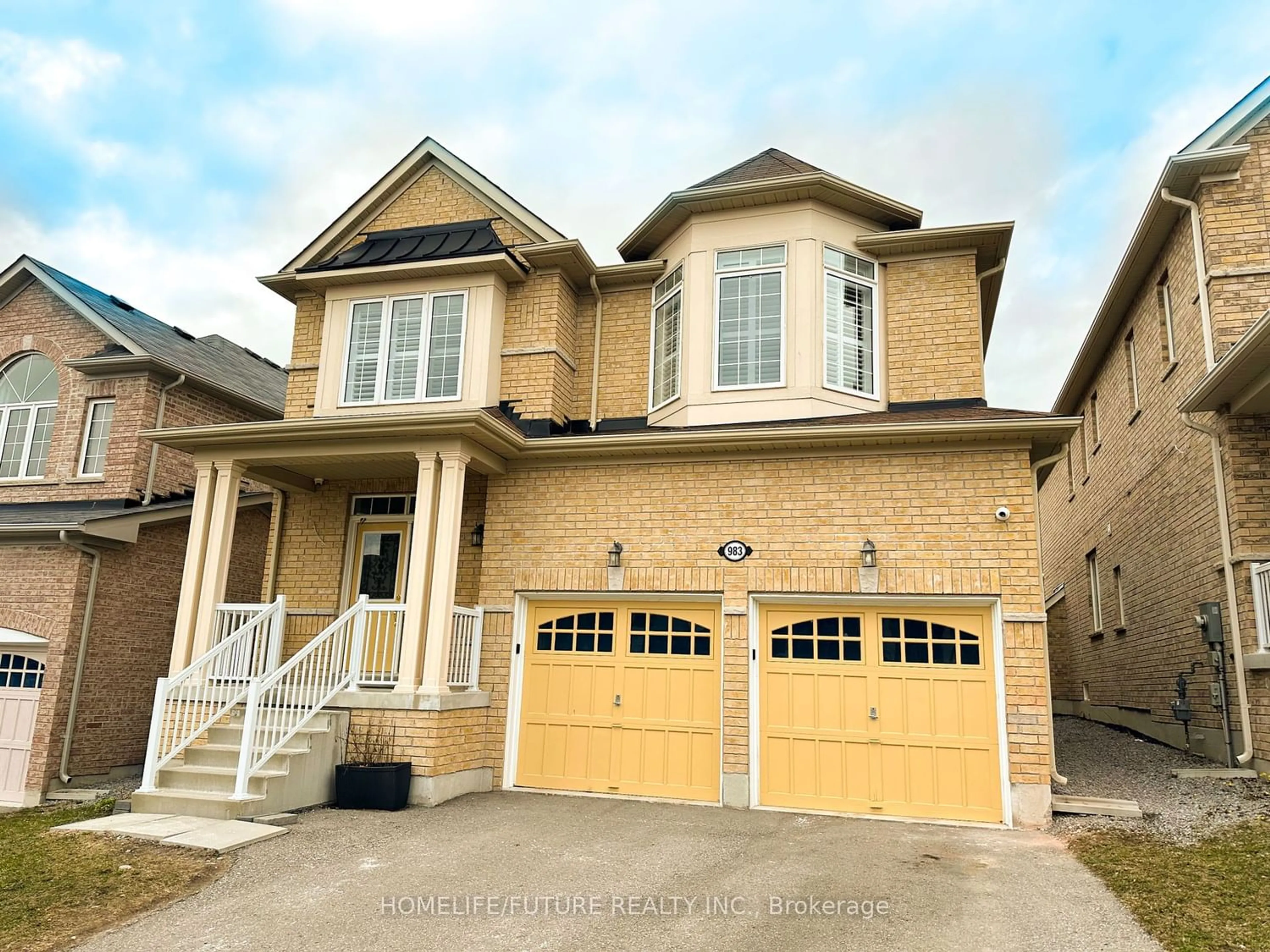 Frontside or backside of a home for 983 Wrenwood Dr, Oshawa Ontario L1K 0Y1