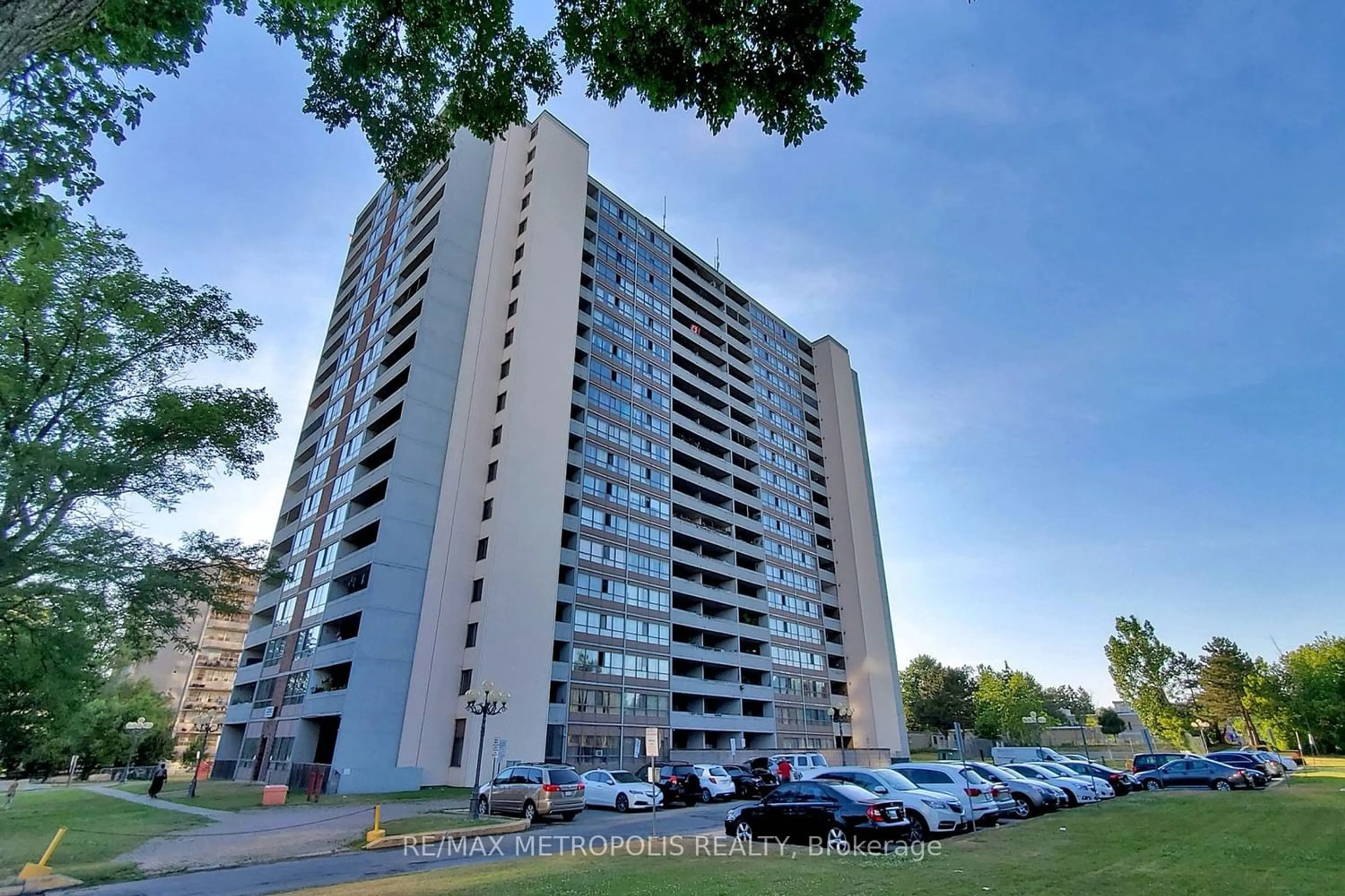 A pic from exterior of the house or condo for 3380 Eglinton Ave #902, Toronto Ontario M1J 3L6