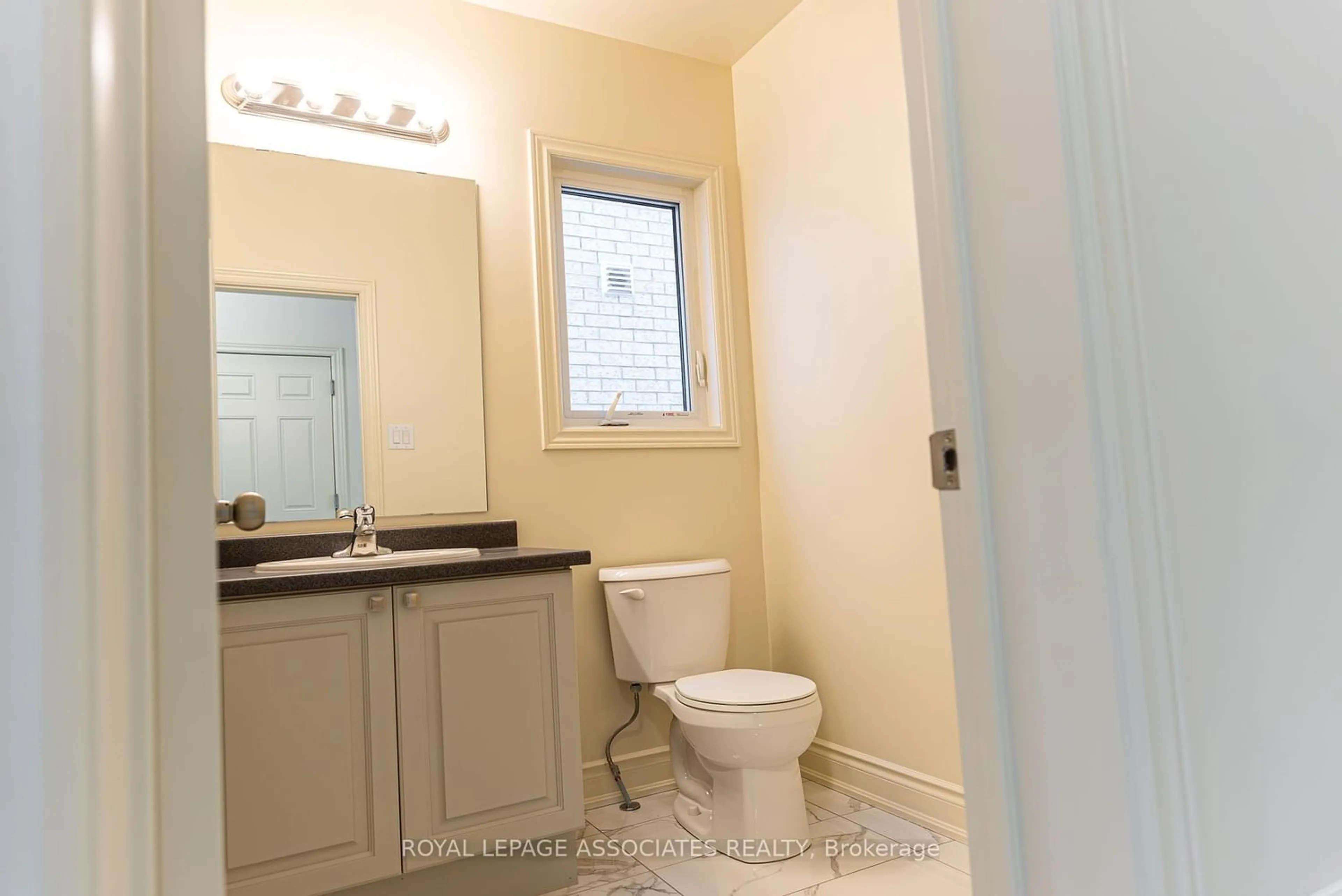 Standard bathroom for 12 Creedon Cres, Ajax Ontario L1T 0P7