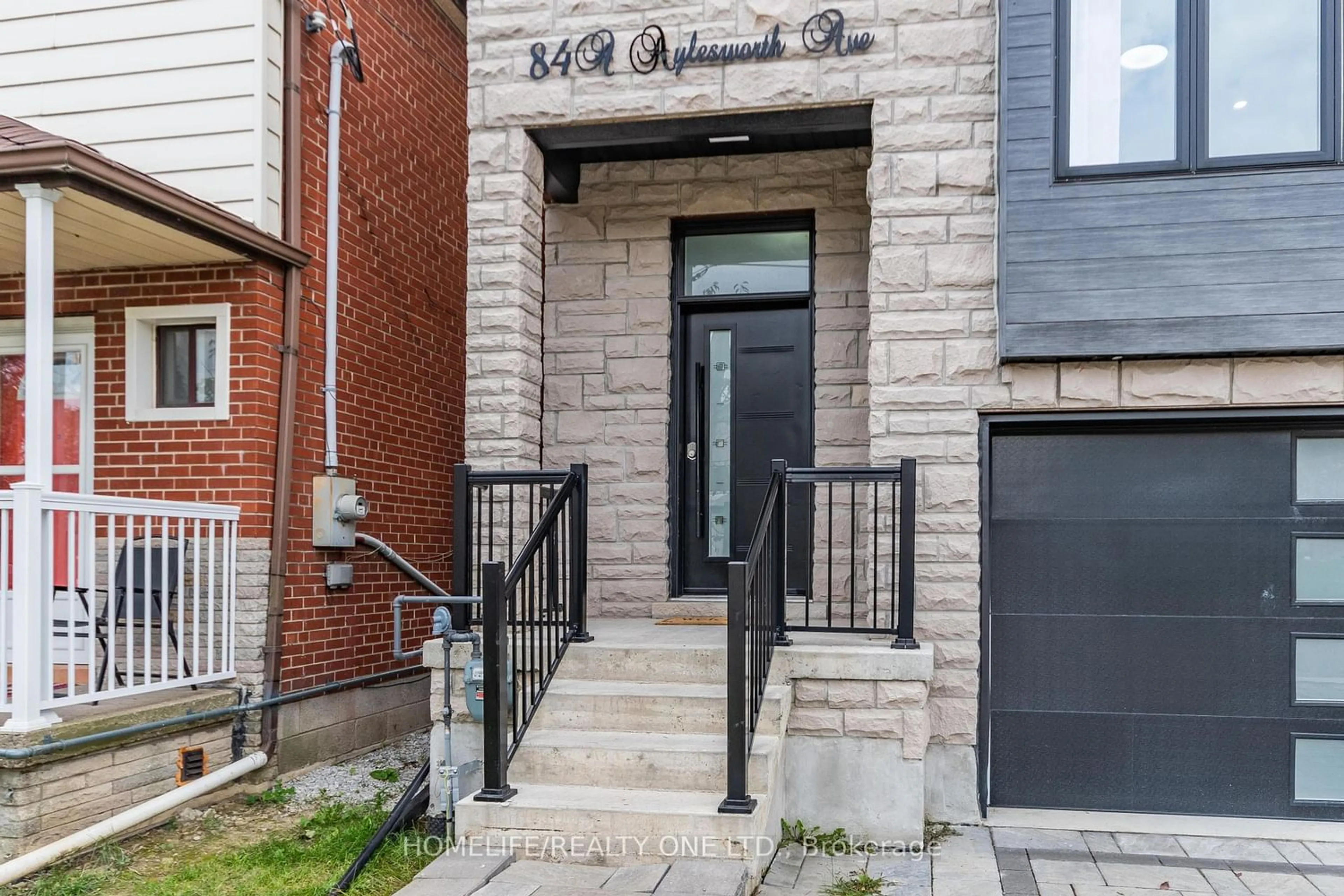 A pic from exterior of the house or condo for 84A Aylesworth Ave, Toronto Ontario M1N 2J6