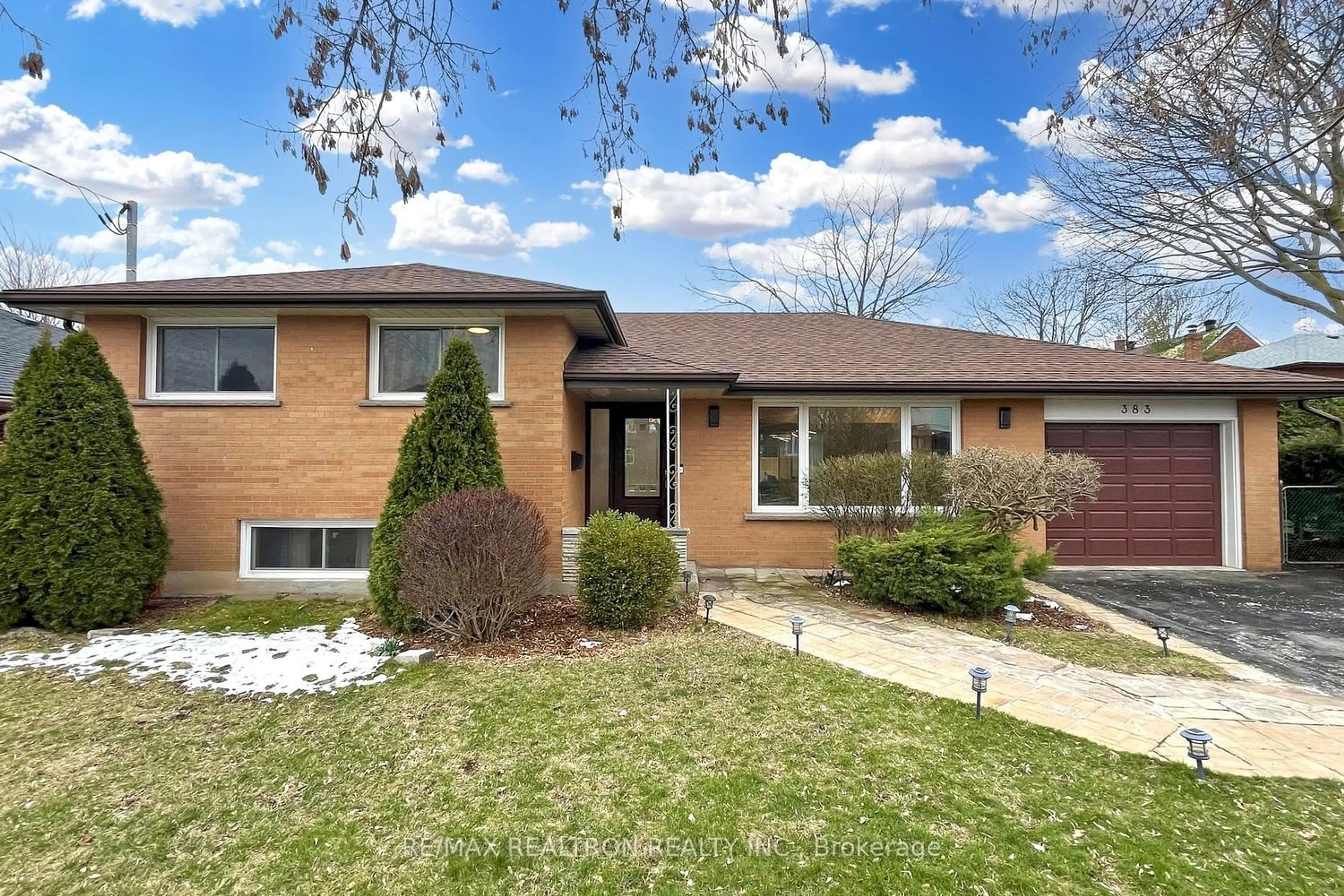 Home with brick exterior material for 383 Ridgeway Ave, Oshawa Ontario L1J 2V6