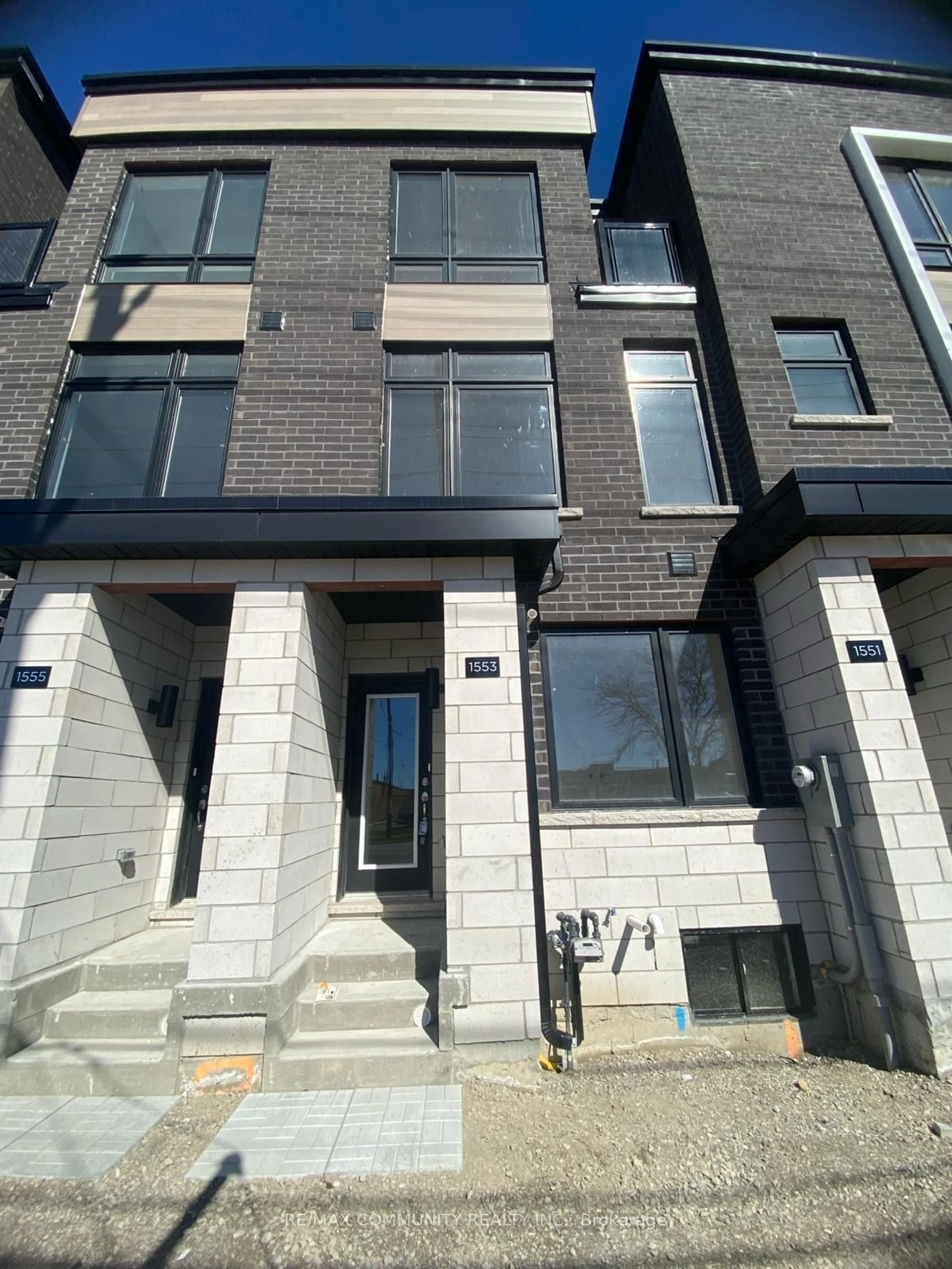 A pic from exterior of the house or condo for 1553 Midland Ave #0015-8, Toronto Ontario M1P 0G3