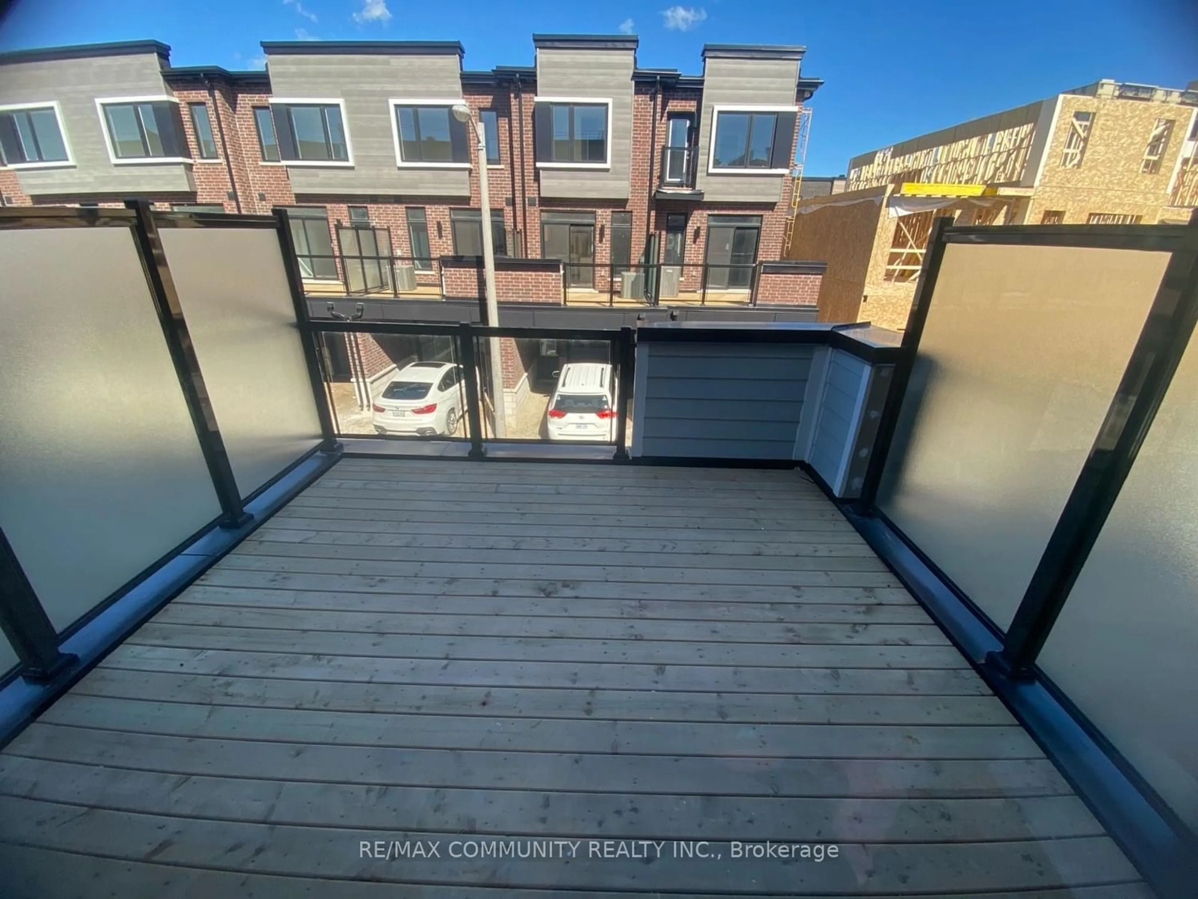 Balcony in the apartment for 1553 Midland Ave #0015-8, Toronto Ontario M1P 0G3