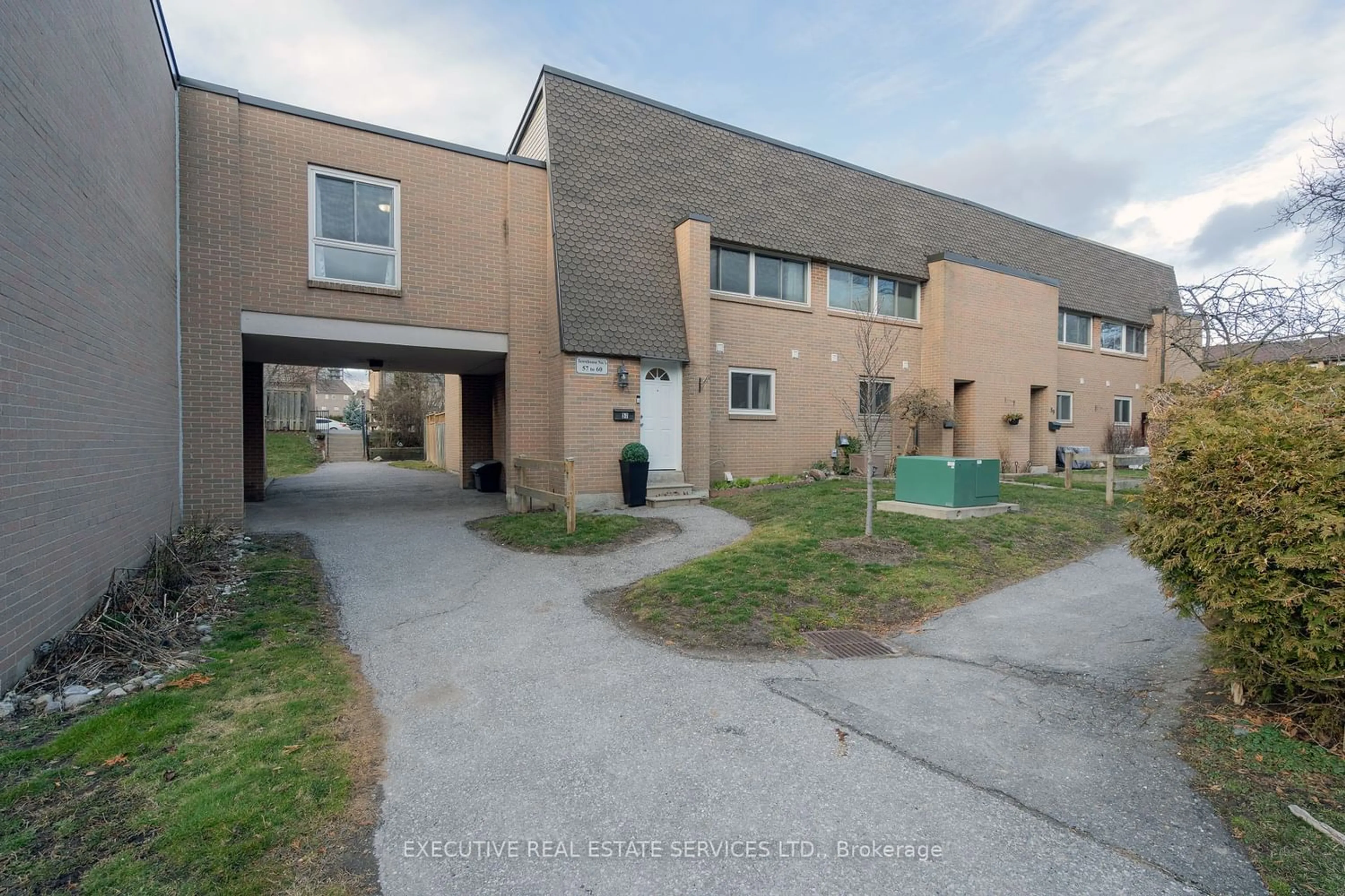A pic from exterior of the house or condo for 1235 Radom St #57, Pickering Ontario L1W 1J3