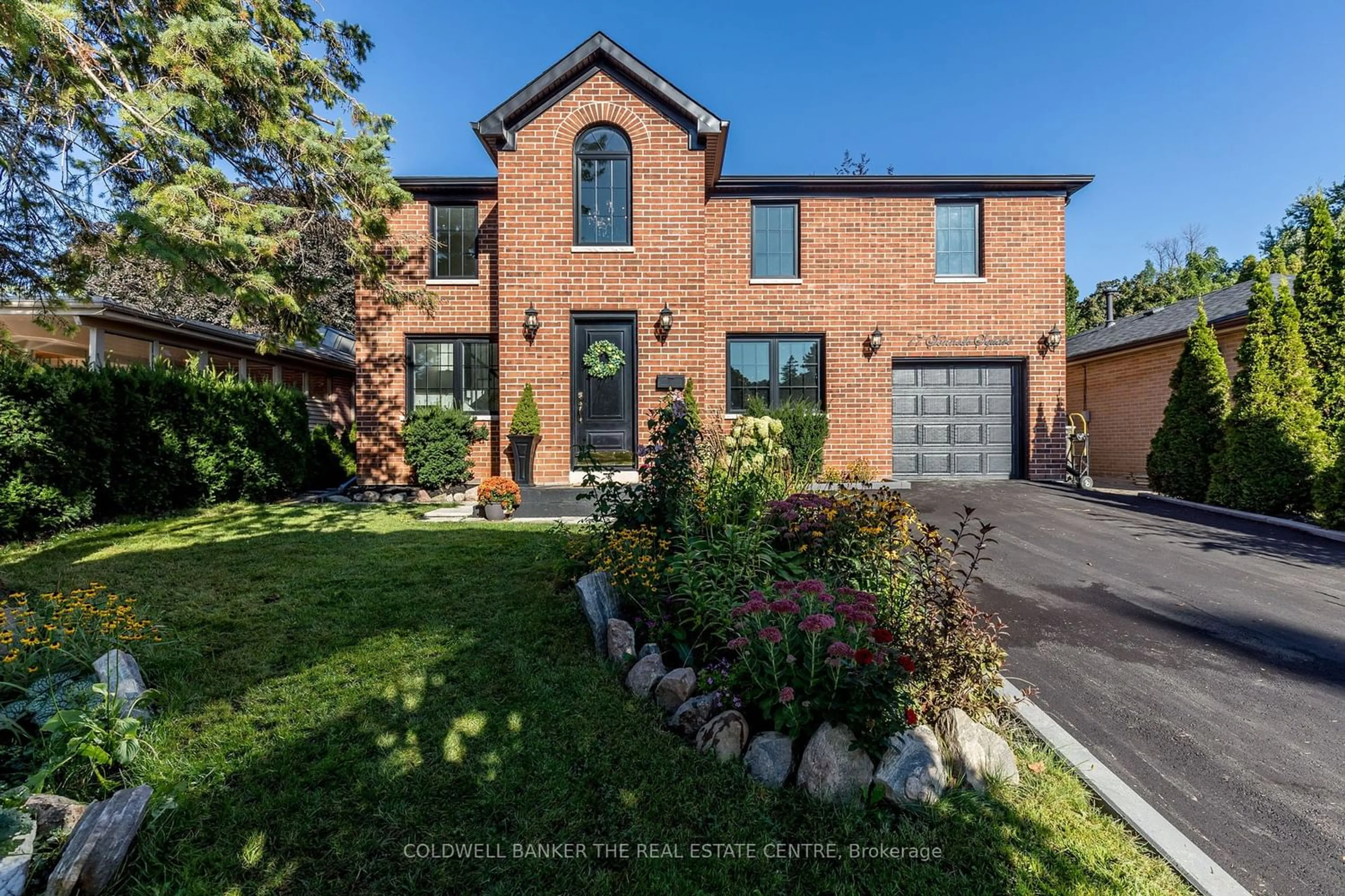 Home with brick exterior material for 17 Sonneck Sq, Toronto Ontario M1E 1A8