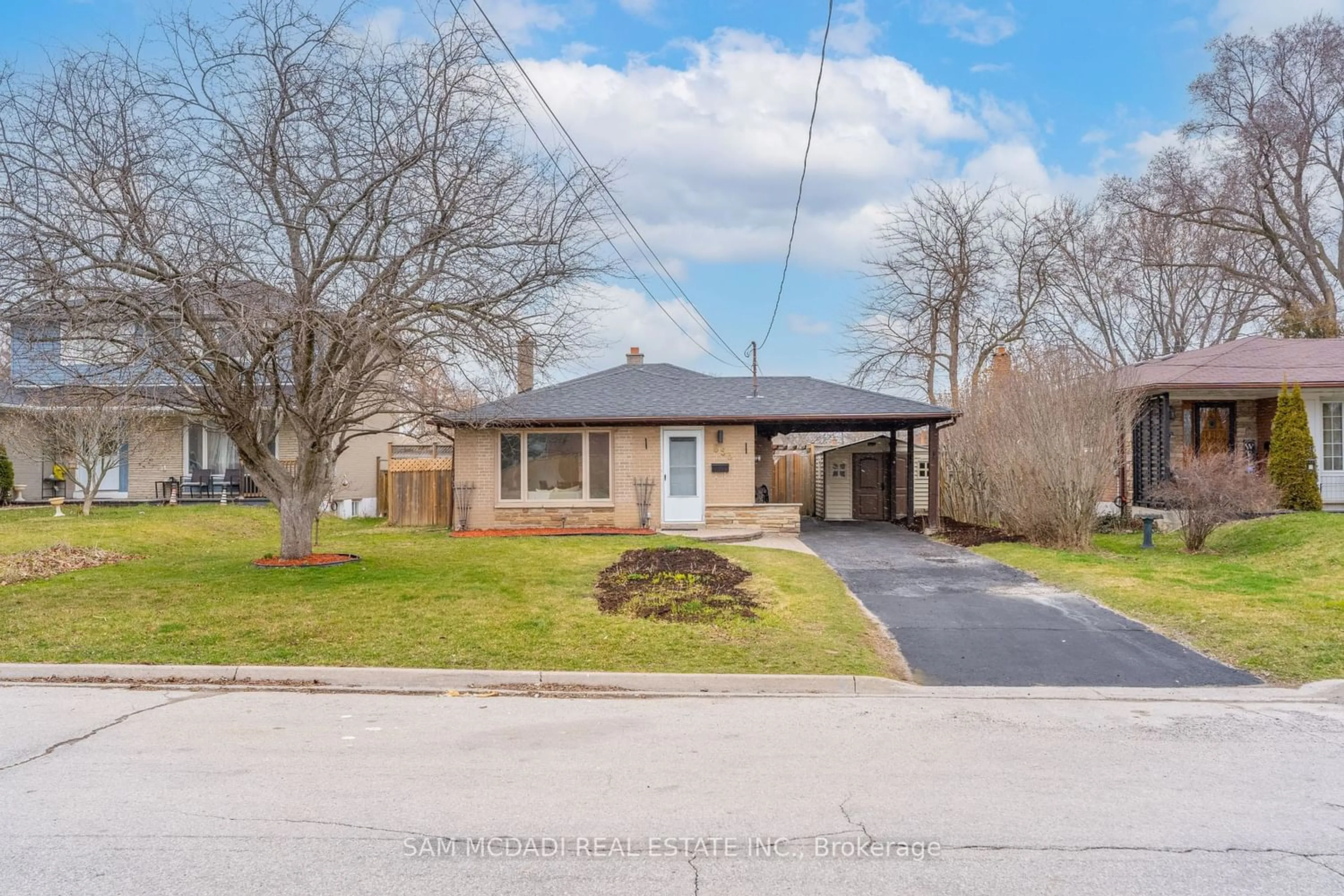 Frontside or backside of a home for 853 Sanok Dr, Pickering Ontario L1W 2R3