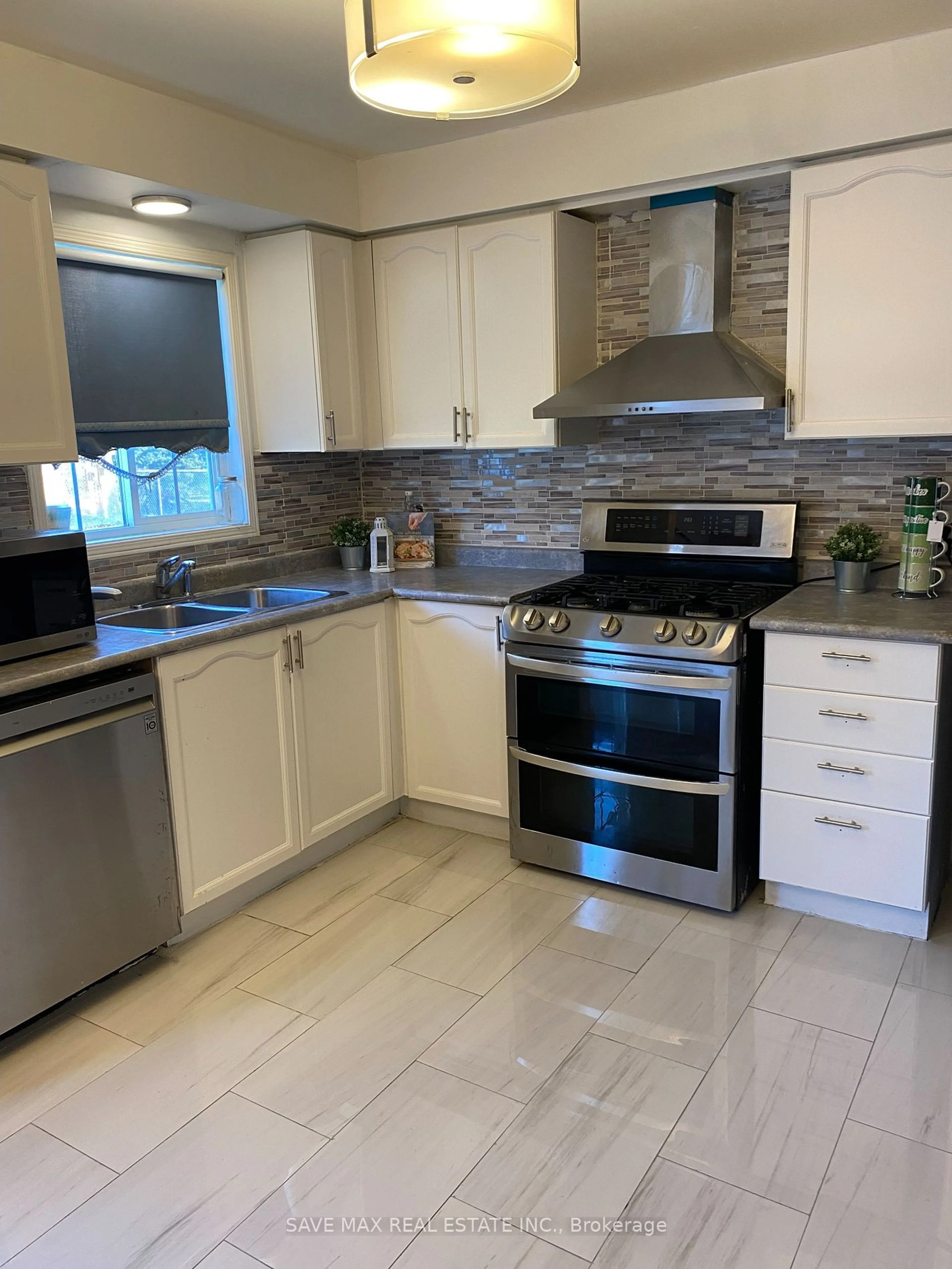 Contemporary kitchen for 1033 Grandview St, Oshawa Ontario L1K 2S8