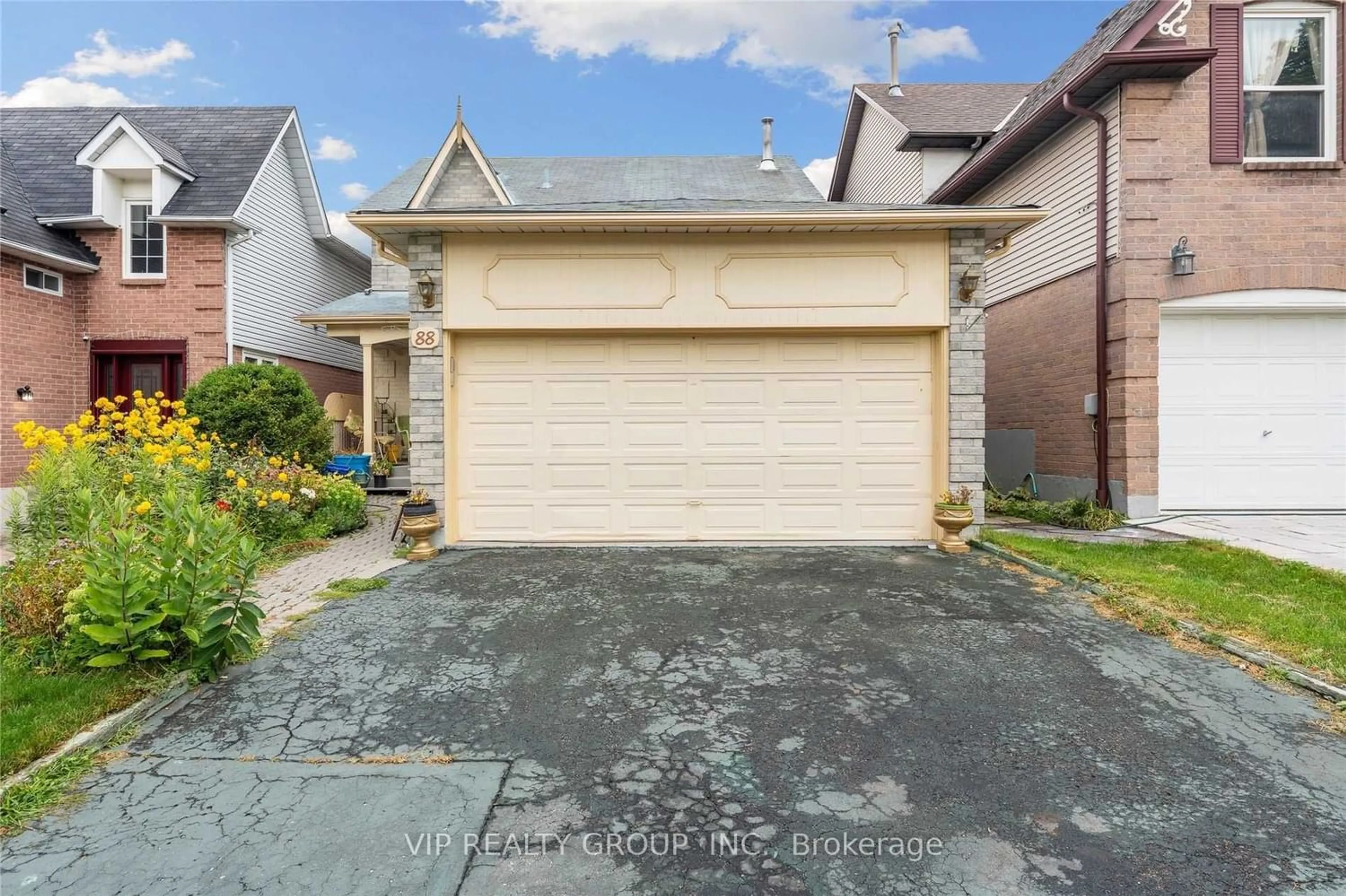 Frontside or backside of a home for 88 Cornwall Dr, Ajax Ontario L1T 3E8
