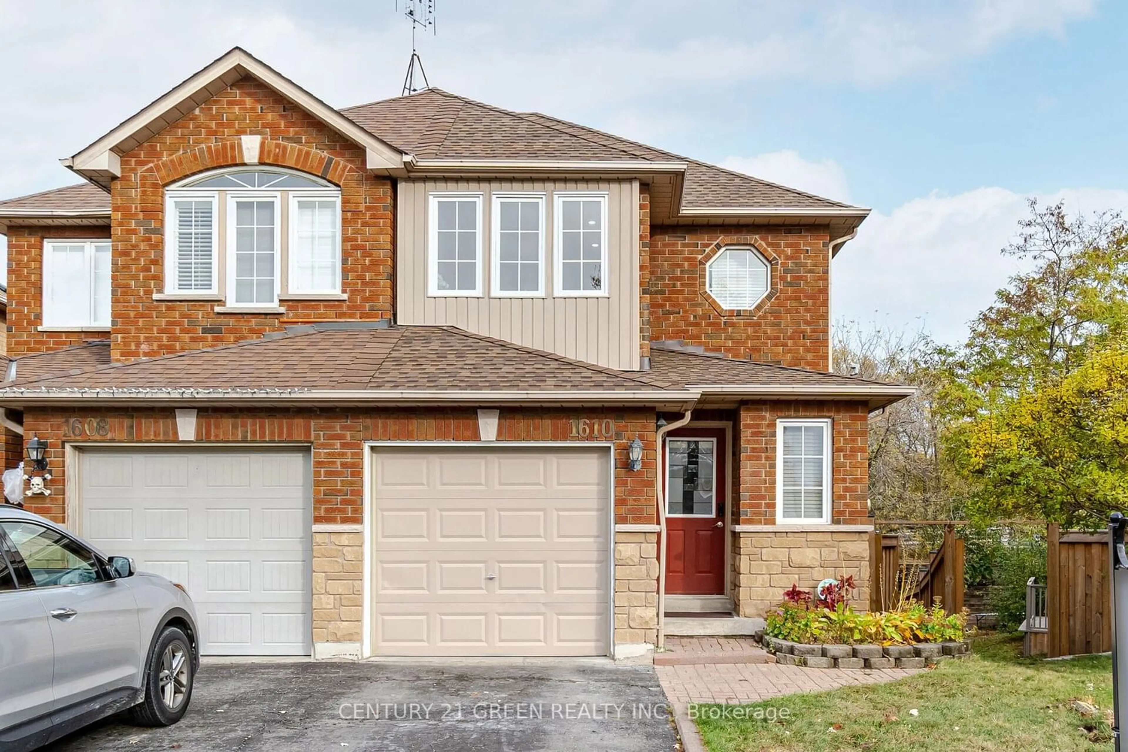 Home with brick exterior material for 1610 Autumn Cres, Pickering Ontario L1V 6X7