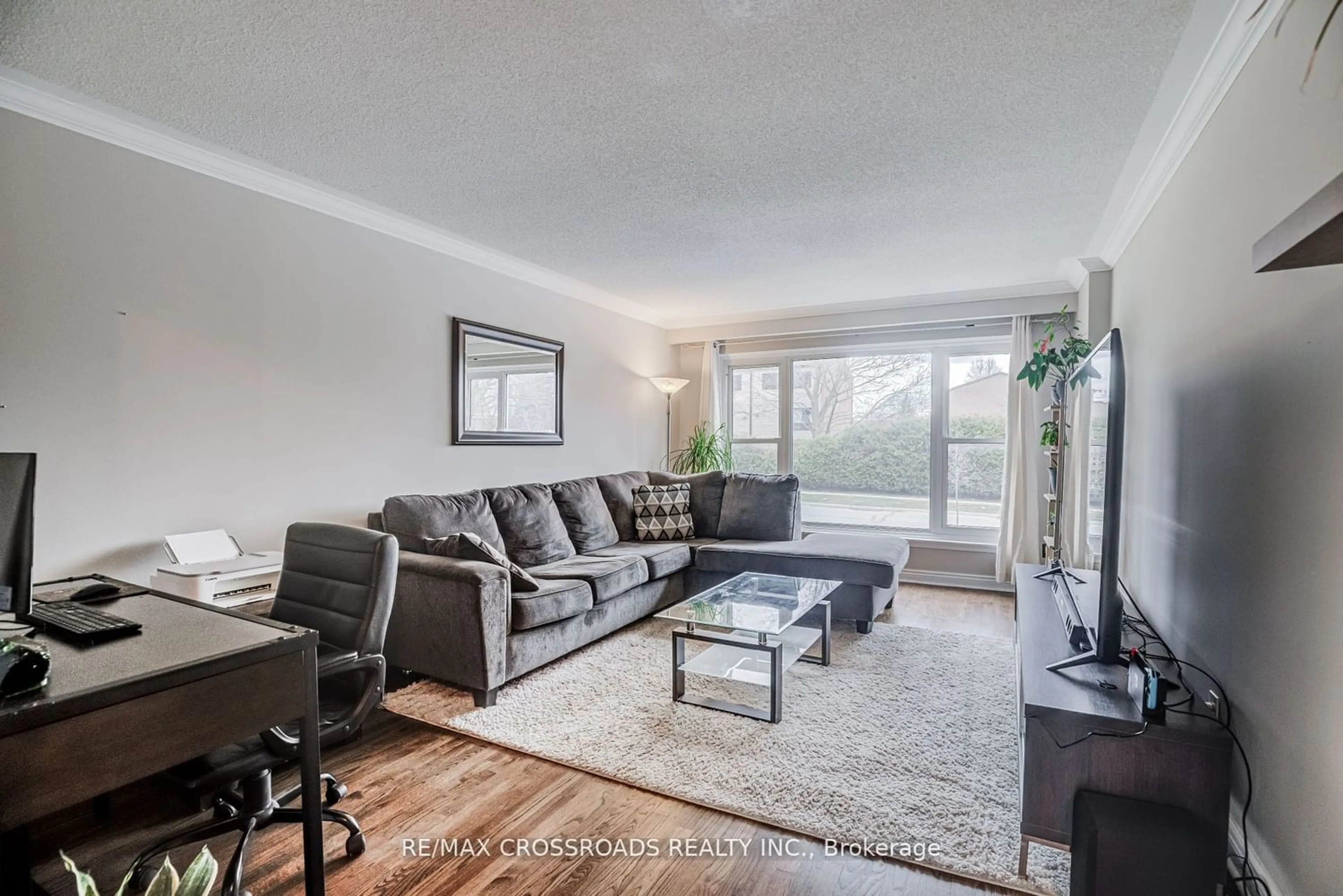 Living room for 119 Lawrence Cres, Clarington Ontario L1C 3S6