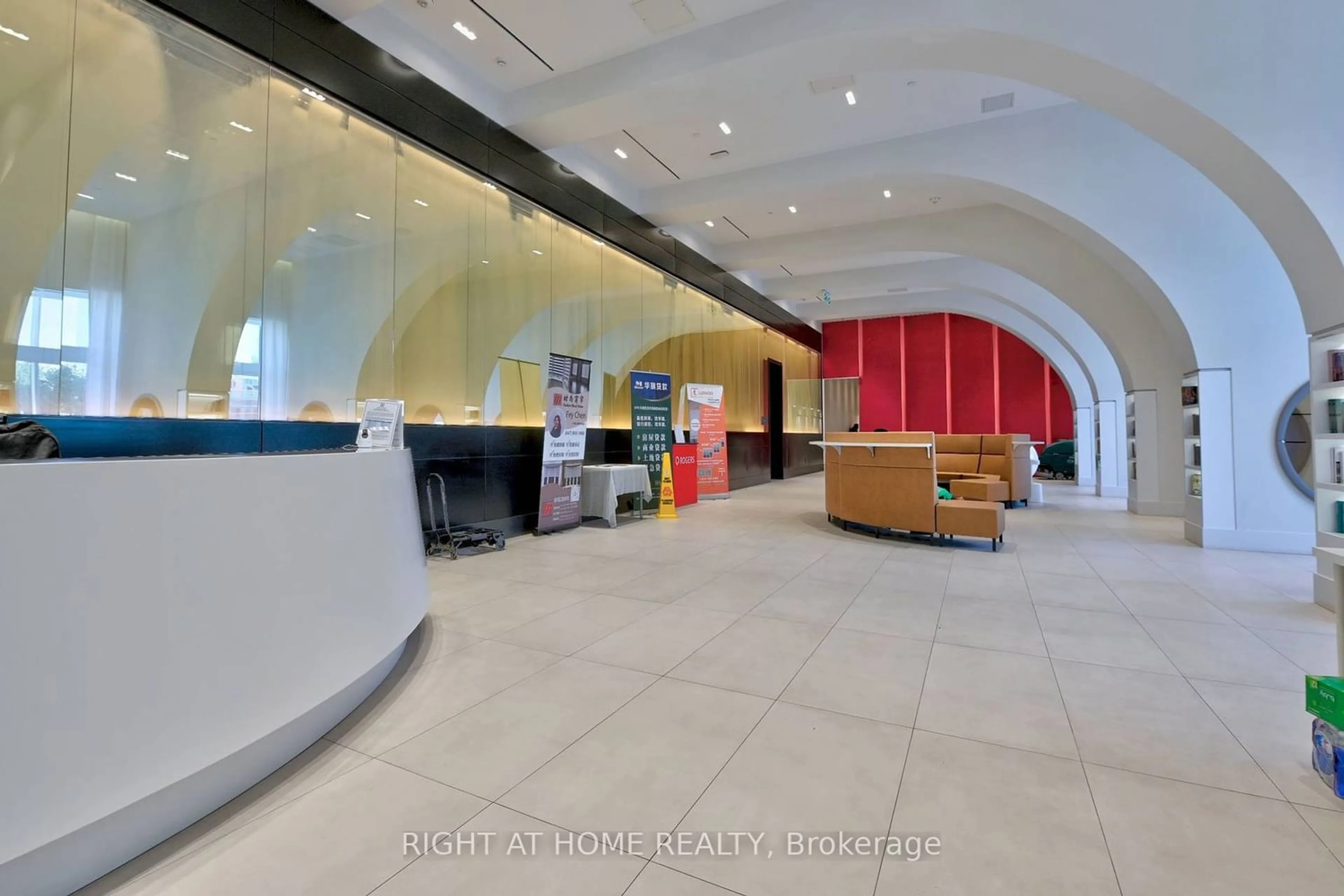 Indoor lobby for 2031 Kennedy Rd #1122, Toronto Ontario M1T 0B8