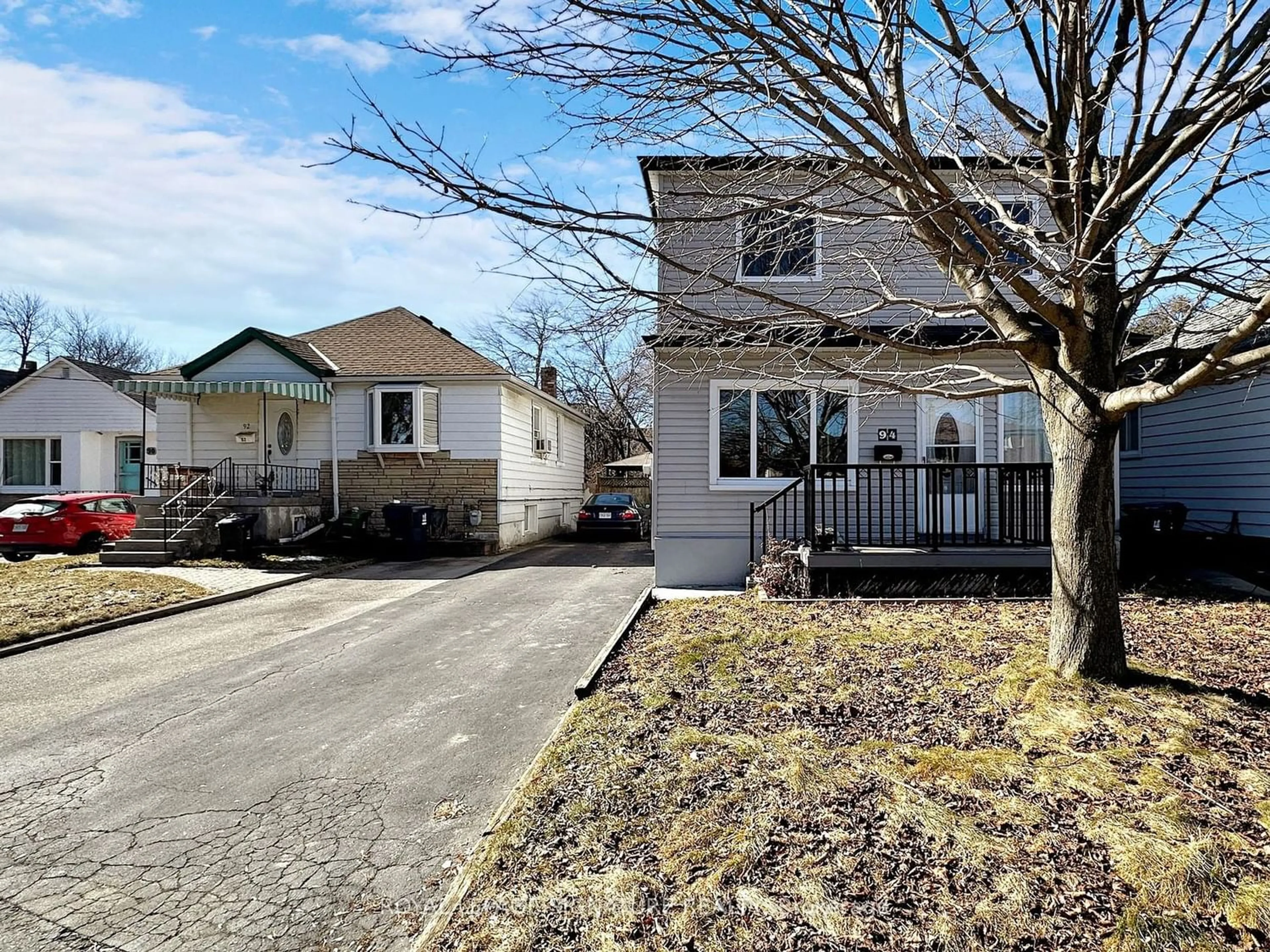 Frontside or backside of a home for 94 Meighen Ave, Toronto Ontario M4B 2H7