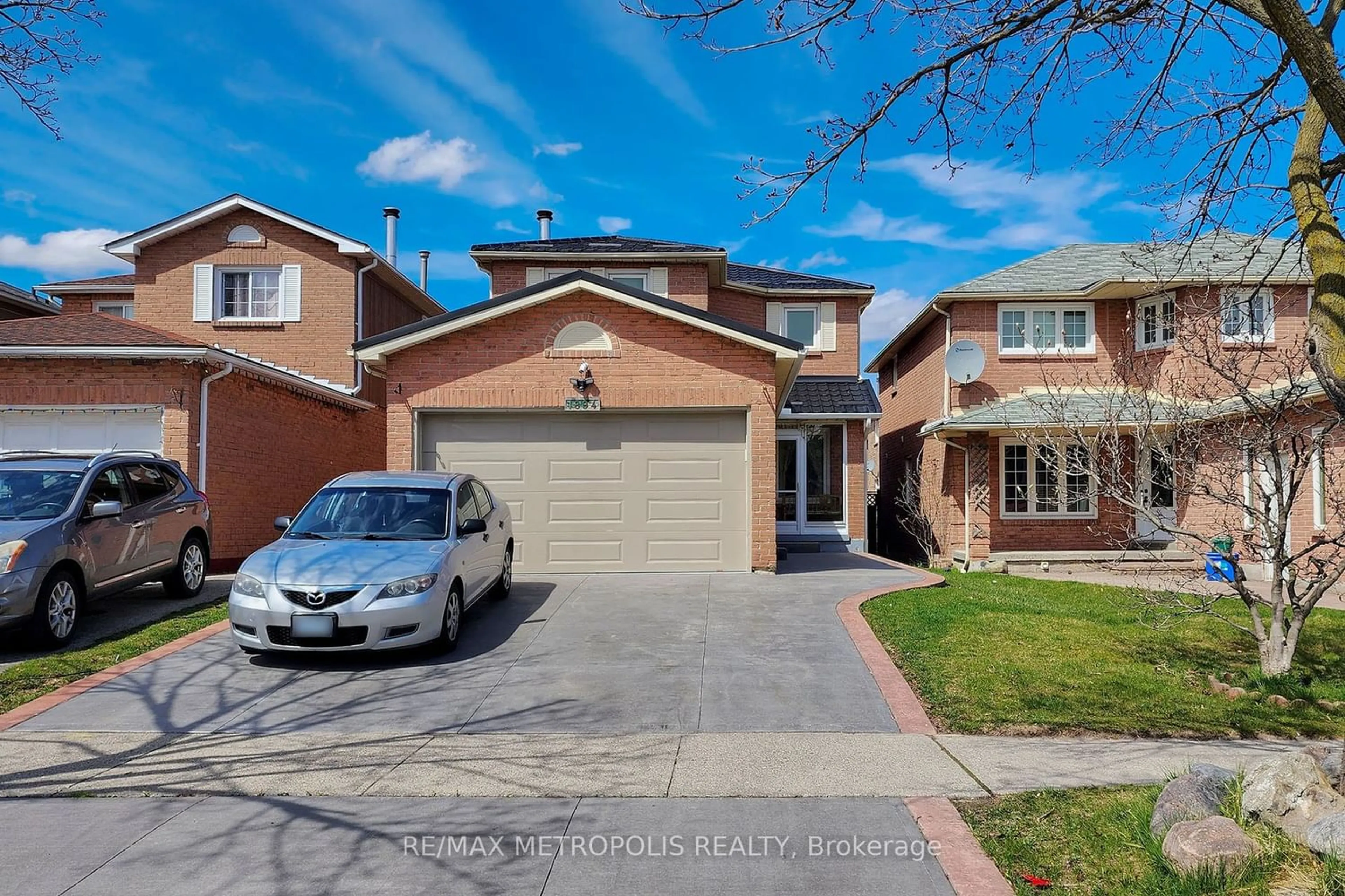 A pic from exterior of the house or condo for 1894 Larksmere Crt, Pickering Ontario L1V 6E3