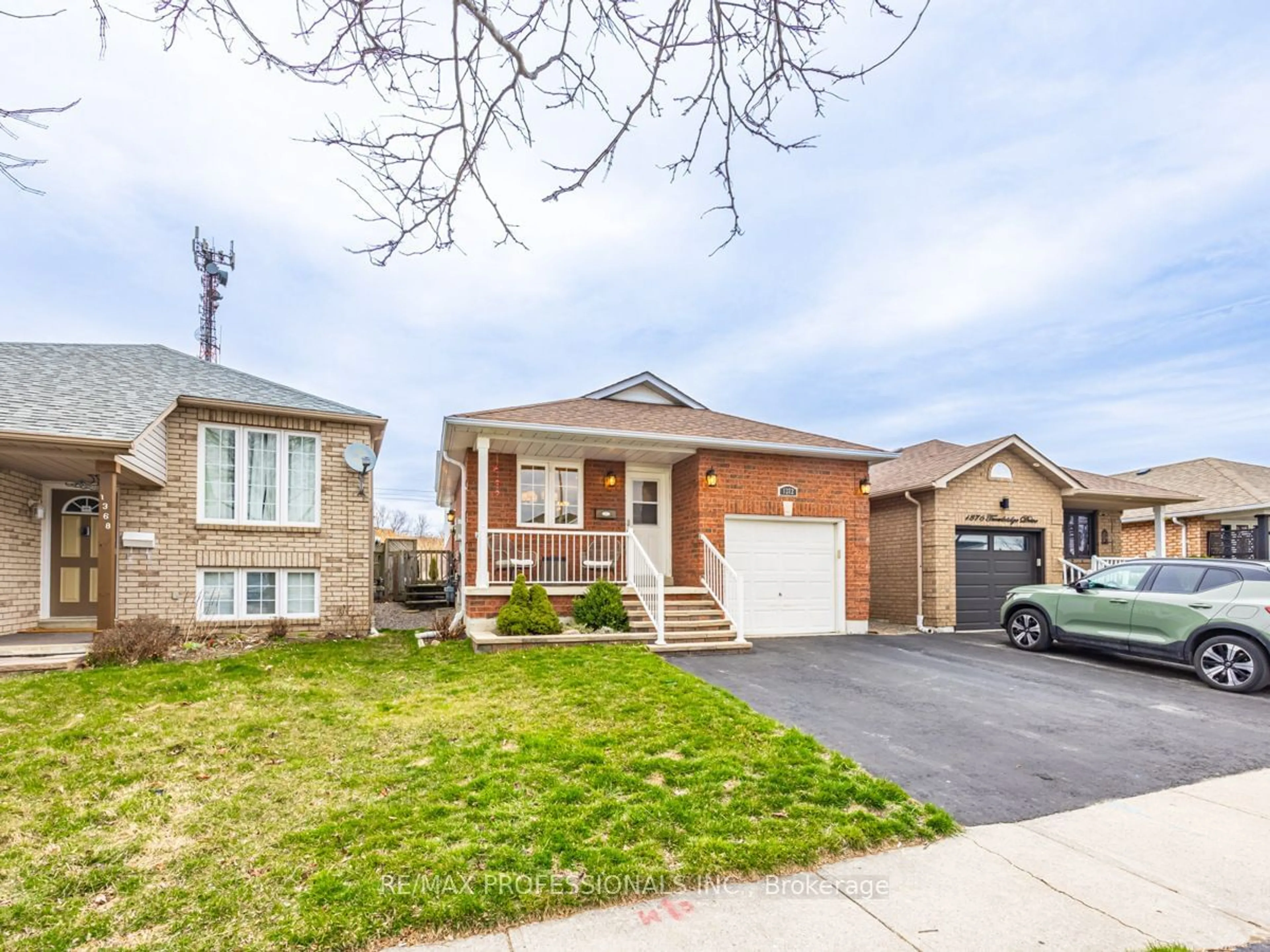 Frontside or backside of a home for 1372 Trowbridge Dr, Oshawa Ontario L1G 7L1