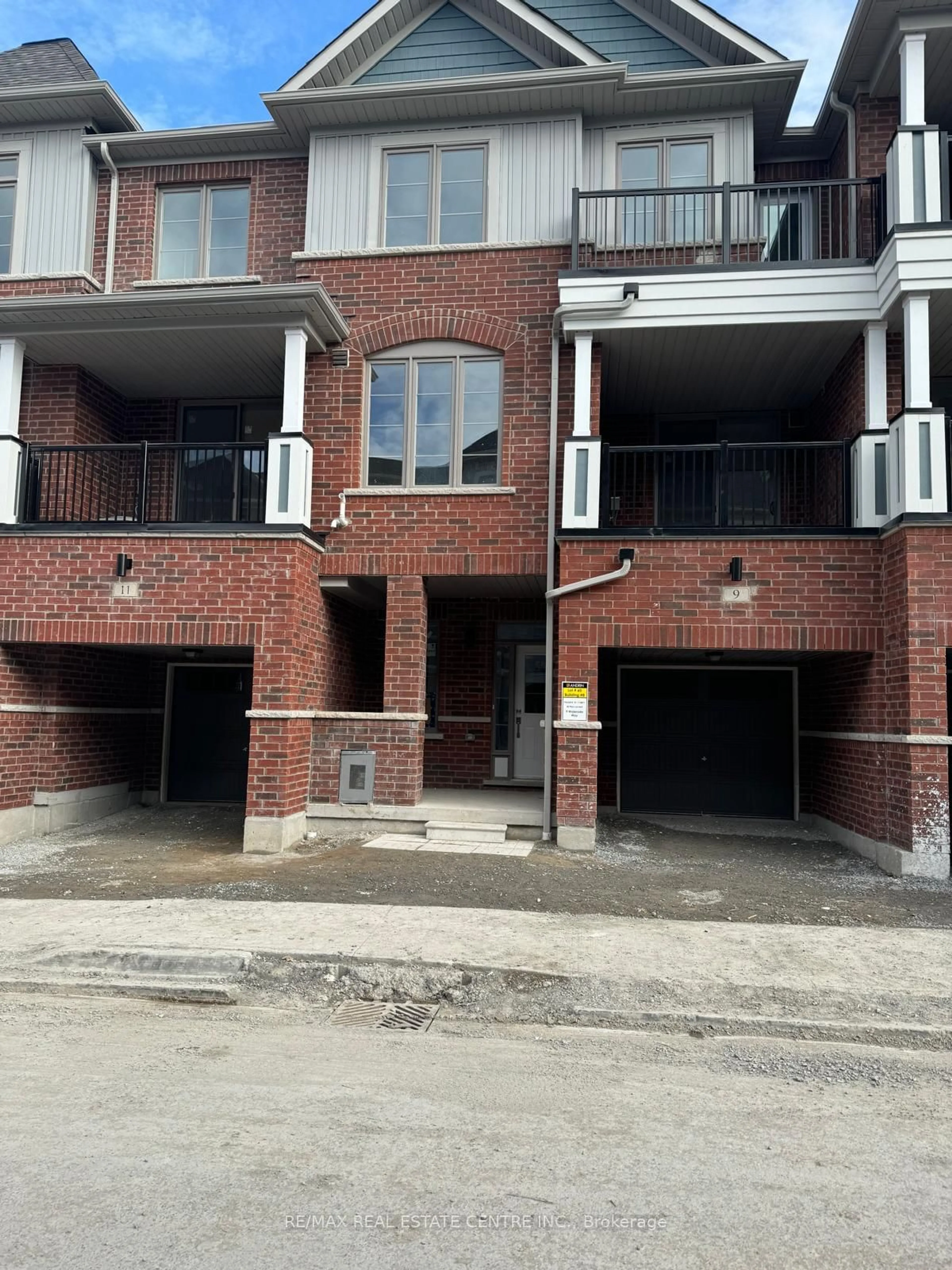 A pic from exterior of the house or condo for 9 Waterside Way, Whitby Ontario L1N 0N1