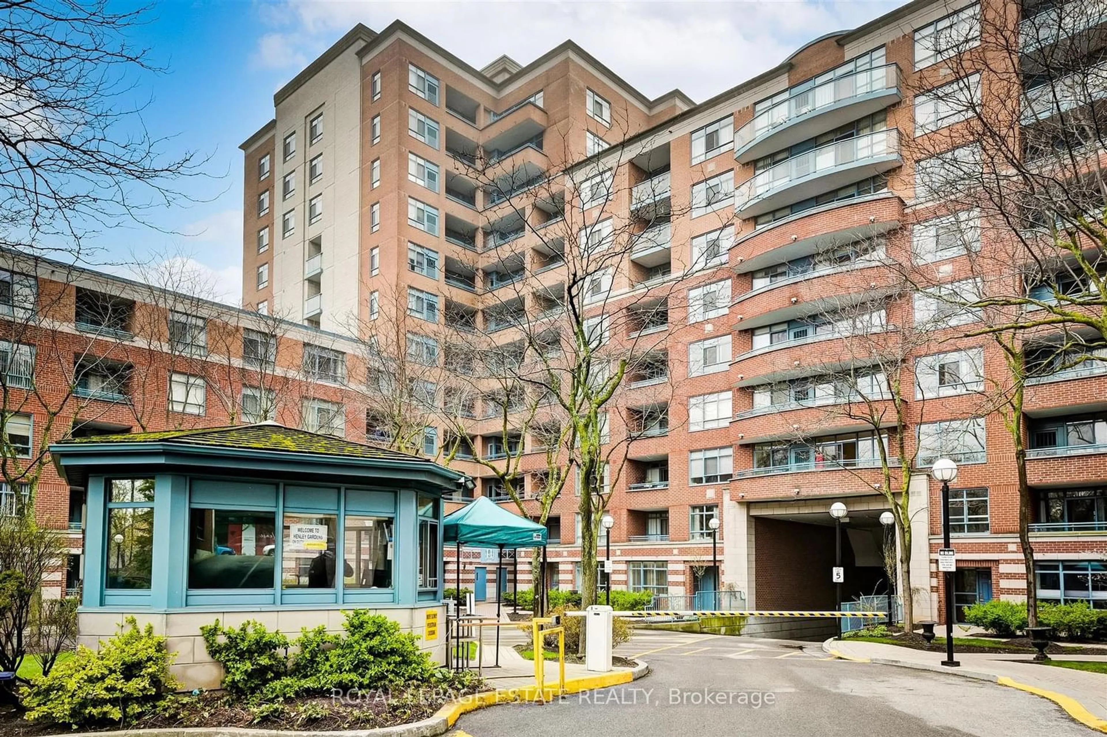 A pic from exterior of the house or condo for 1093 Kingston Rd #905, Toronto Ontario M1N 4E2