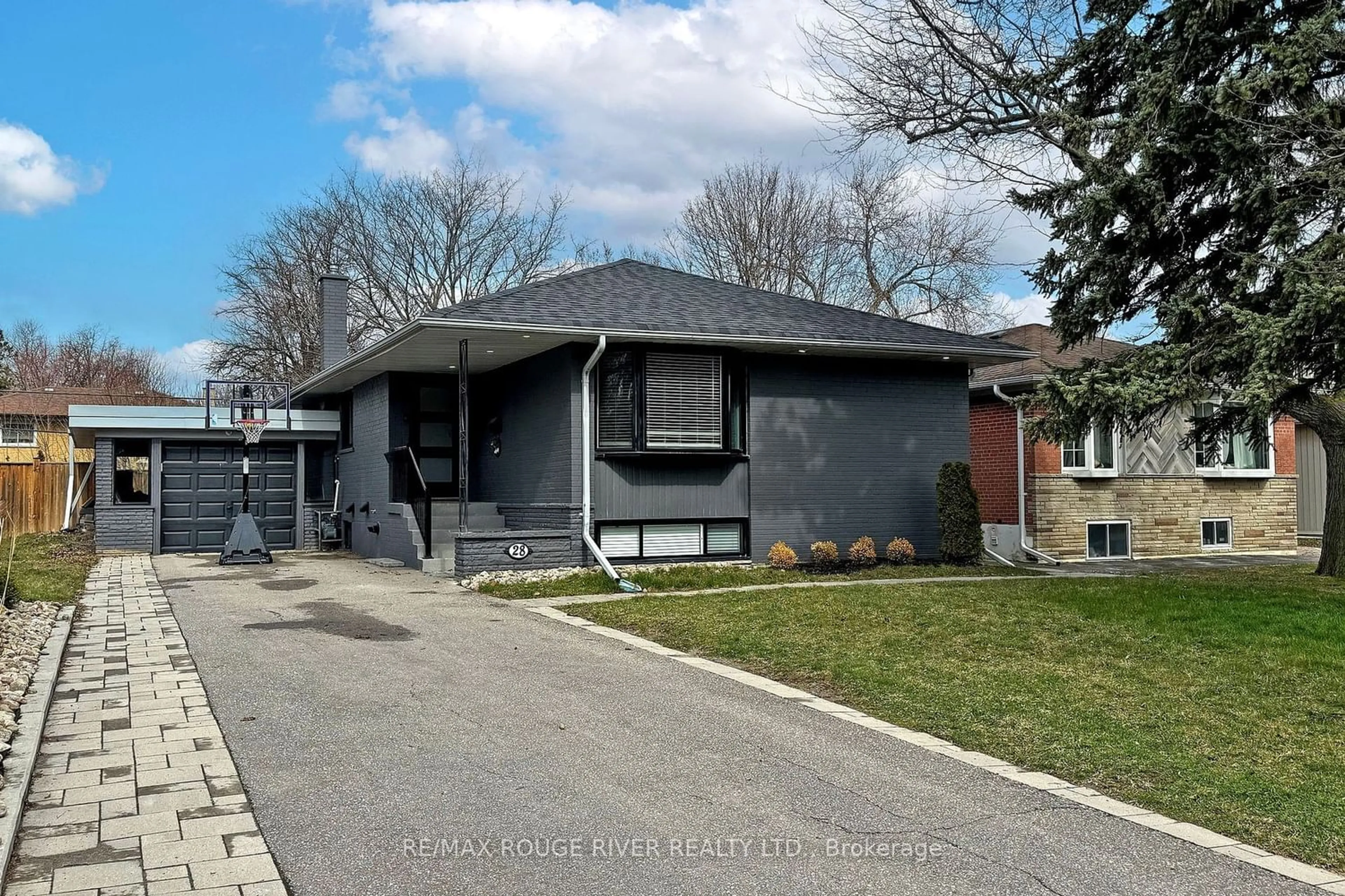 Frontside or backside of a home for 28 Nuffield Dr, Toronto Ontario M1E 1H4