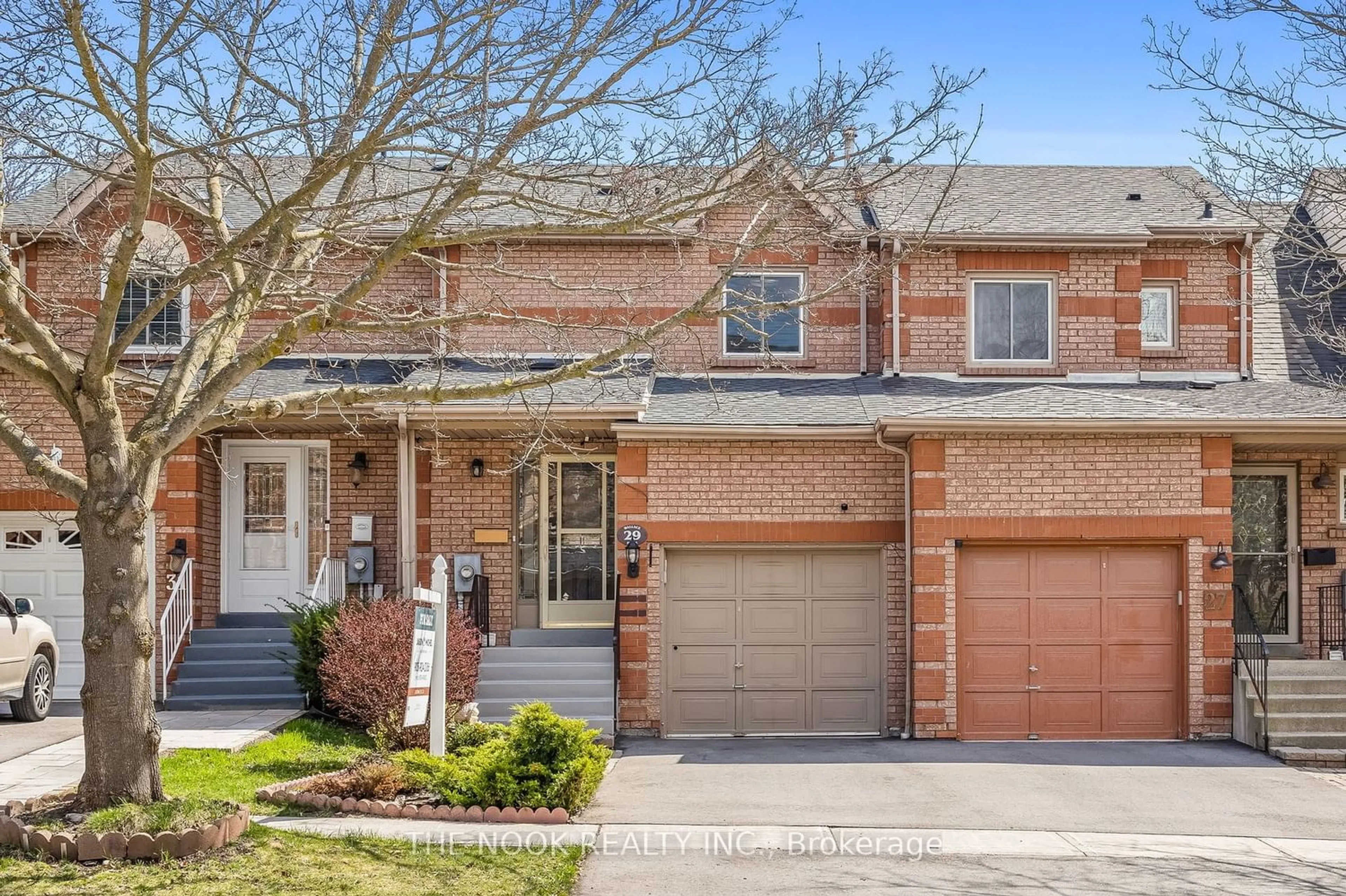 Home with brick exterior material for 29 Wallace Dr, Whitby Ontario L1N 9G9