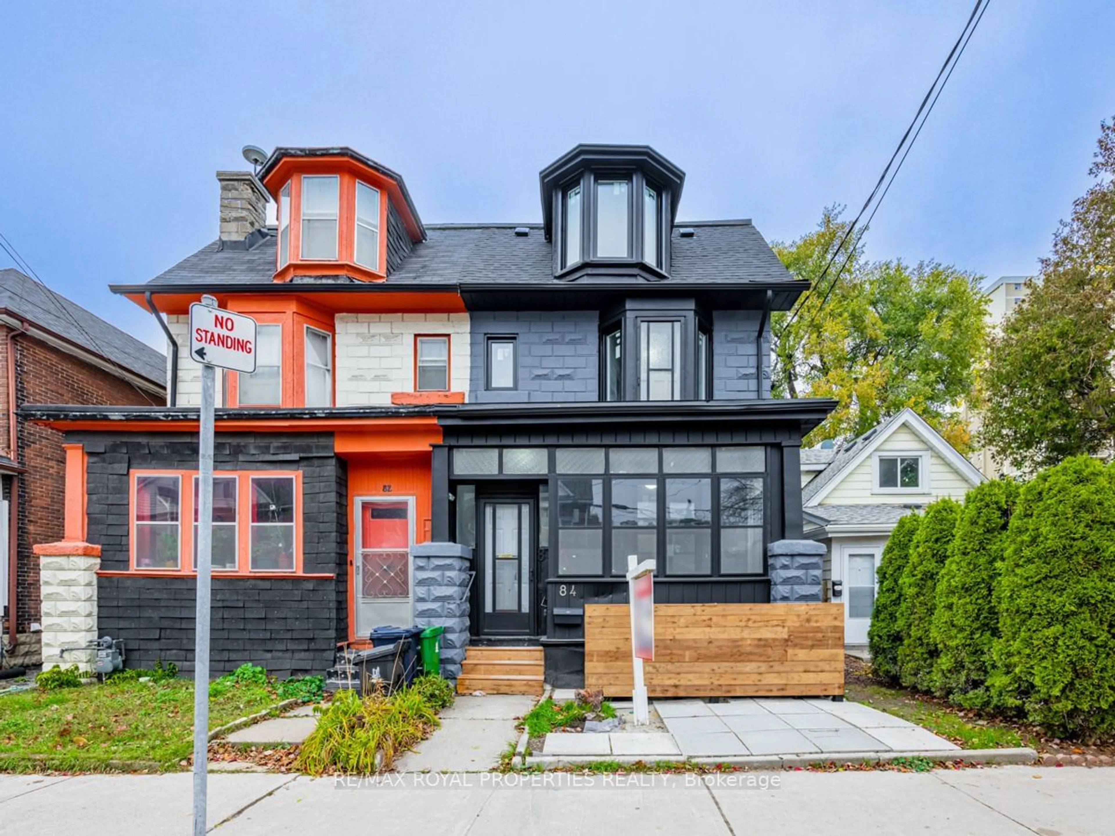 Frontside or backside of a home for 84 Doncaster Ave, Toronto Ontario M4C 1Y9